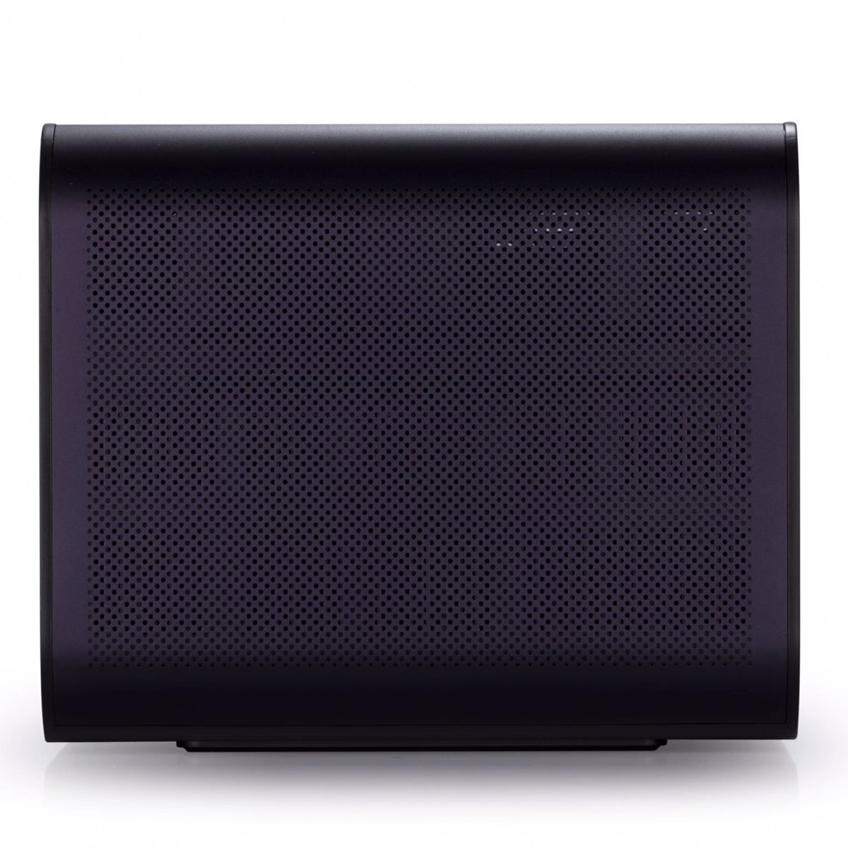 Czarny, prostokątny element z perforowanym przodem. Powierzchnia ma wiele małych otworów.