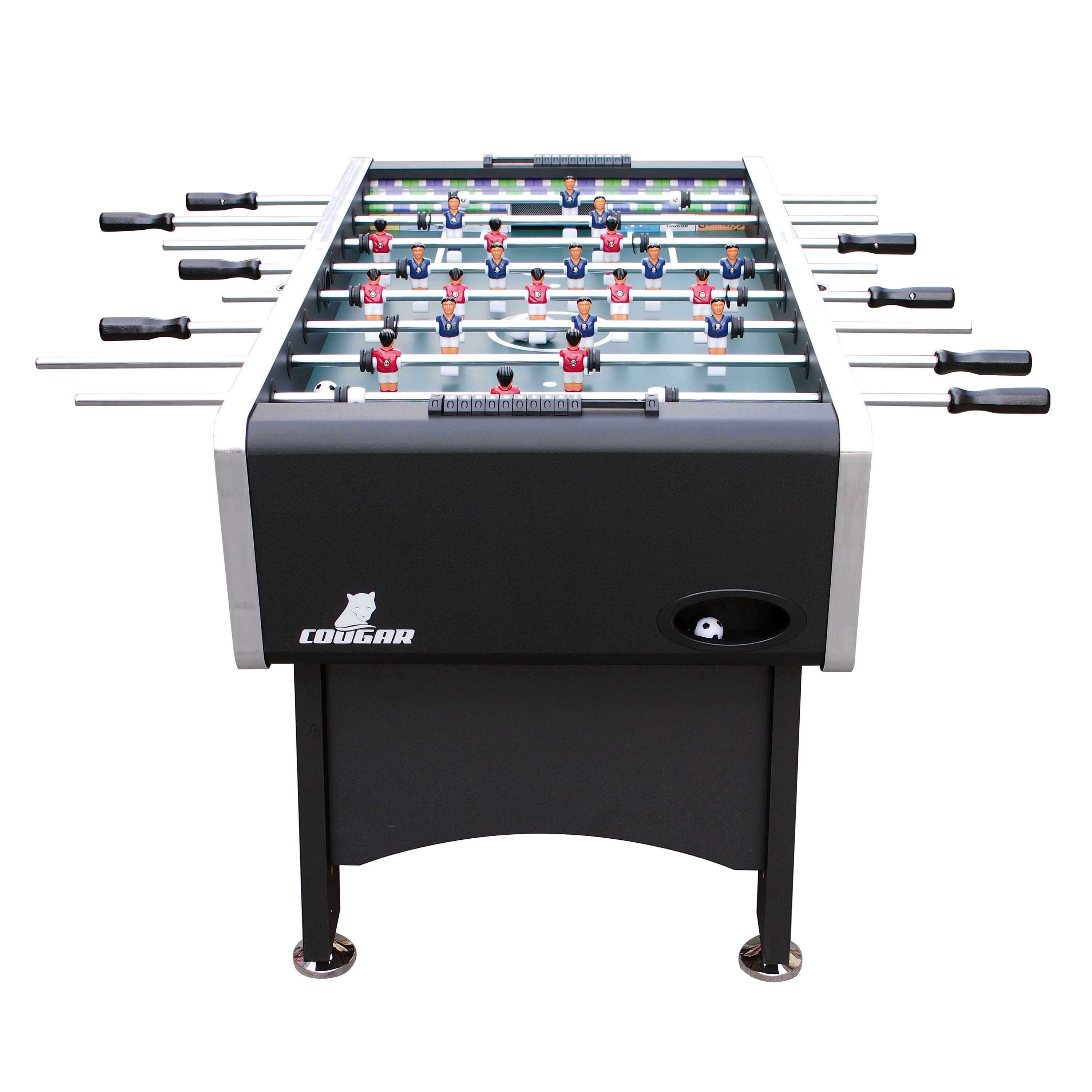 Tischfußballtisch mit schwarzem Rahmen, Spielfiguren und weißer Oberfläche. Weißer Hintergrund.