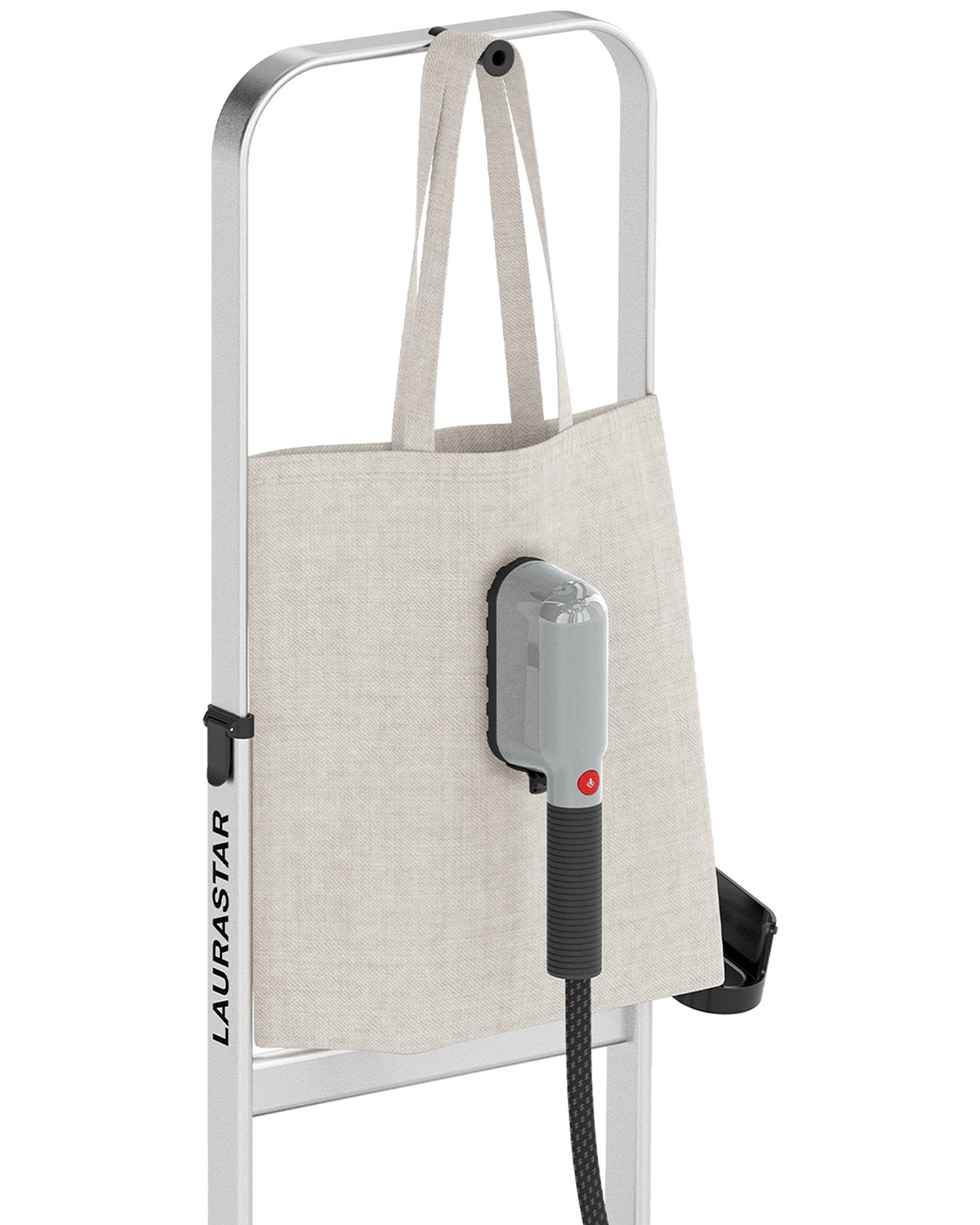 Bügelbrett mit beiger Tasche. Ein graues Bügeleisen ist an der Tasche befestigt. Weißer Hintergrund.