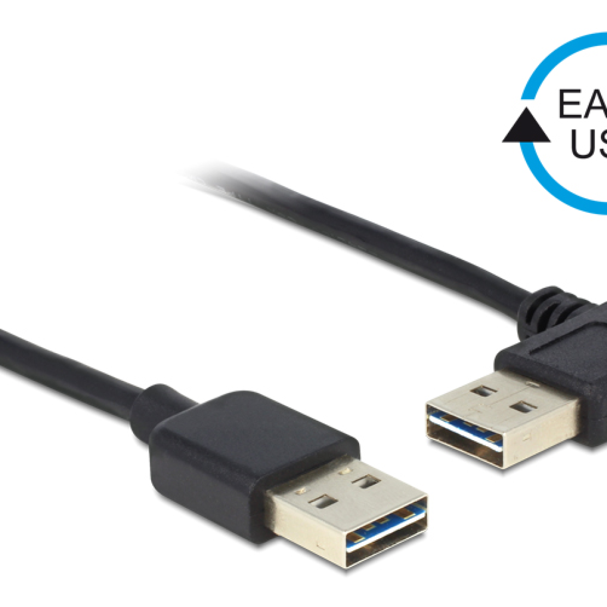 Zwarte USB-kabel met twee USB-connectoren tegen een witte achtergrond. De connectoren zijn zichtbaar.