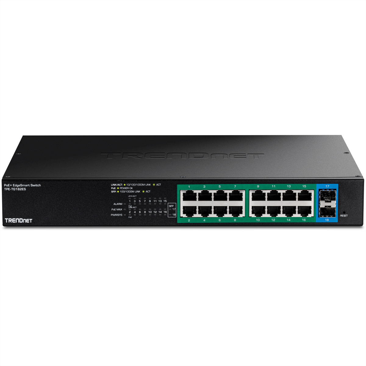 Un switch TRENDnet PoE+ noir avec plusieurs ports et voyants. Fond blanc.