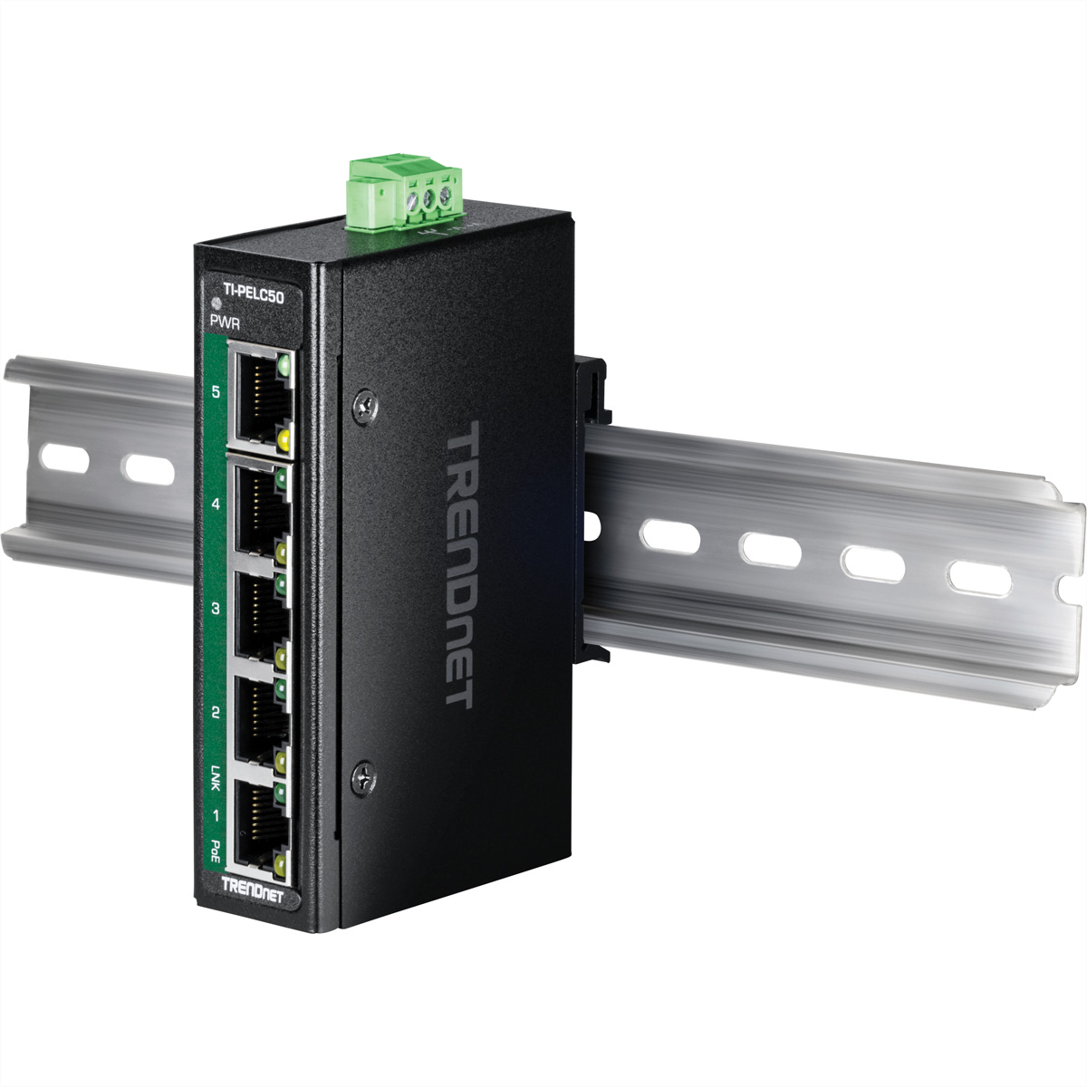 Een TRENDnet industriële PoE-switch met zwarte behuizing en groene poorten.