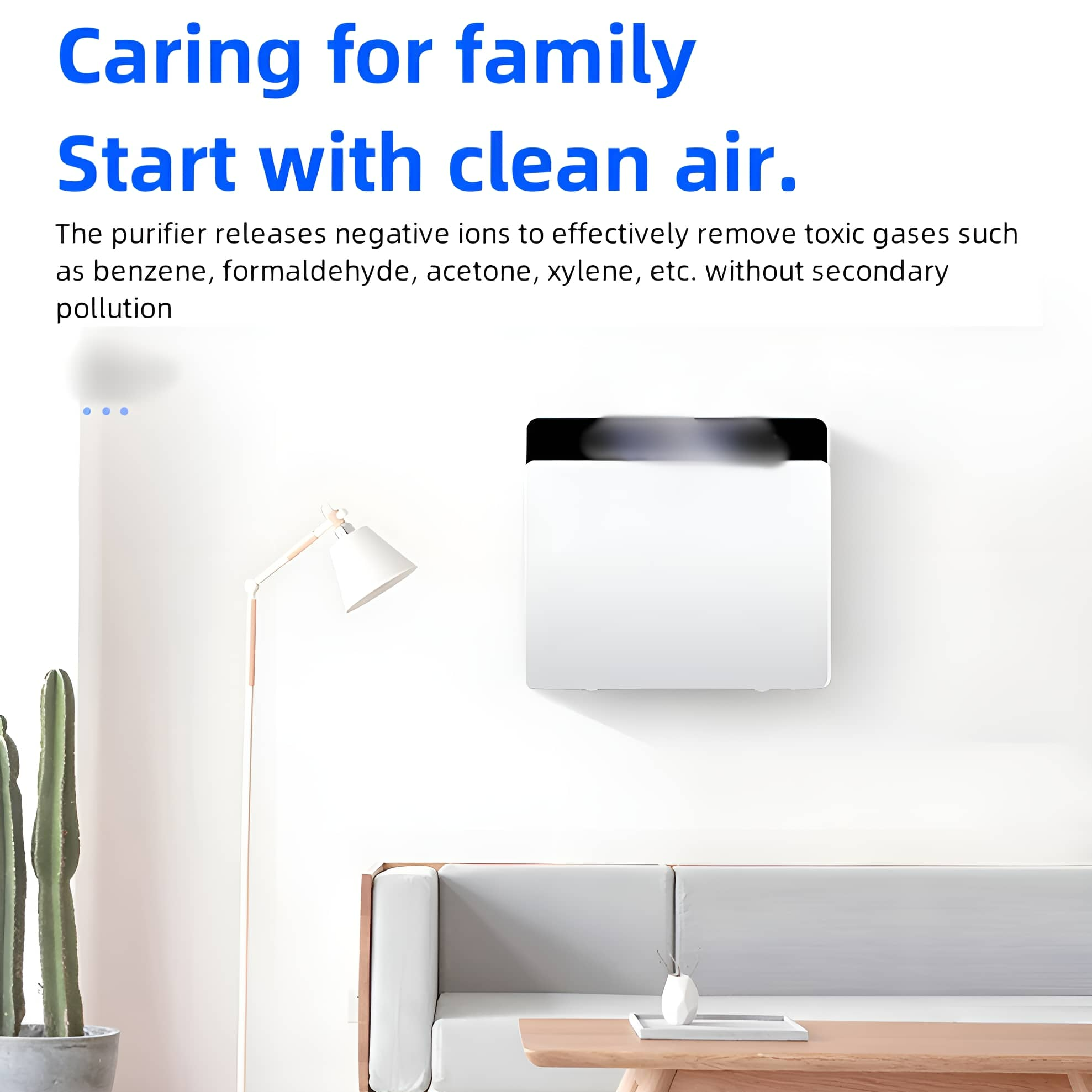 Ein Luftreiniger an einer weißen Wand, mit einer Lampe und einem Sofa davor. Text: 'Start with clean air'.