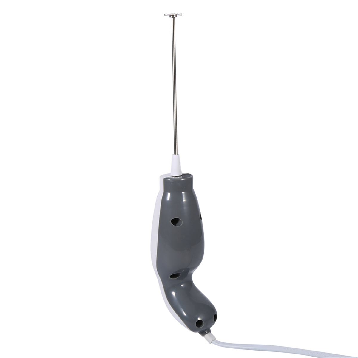 Ein grauer und weißer Hand-Milchaufschäumer. Er hat einen langen Metallstab.