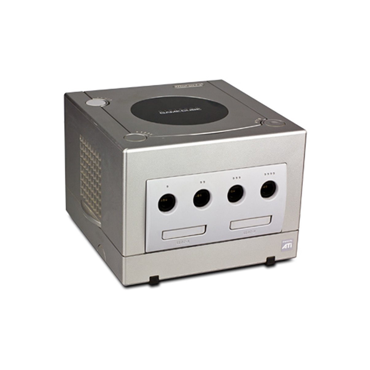 Eine silberne GameCube-Konsole mit dem GameCube-Logo und Controller-Anschlüssen.