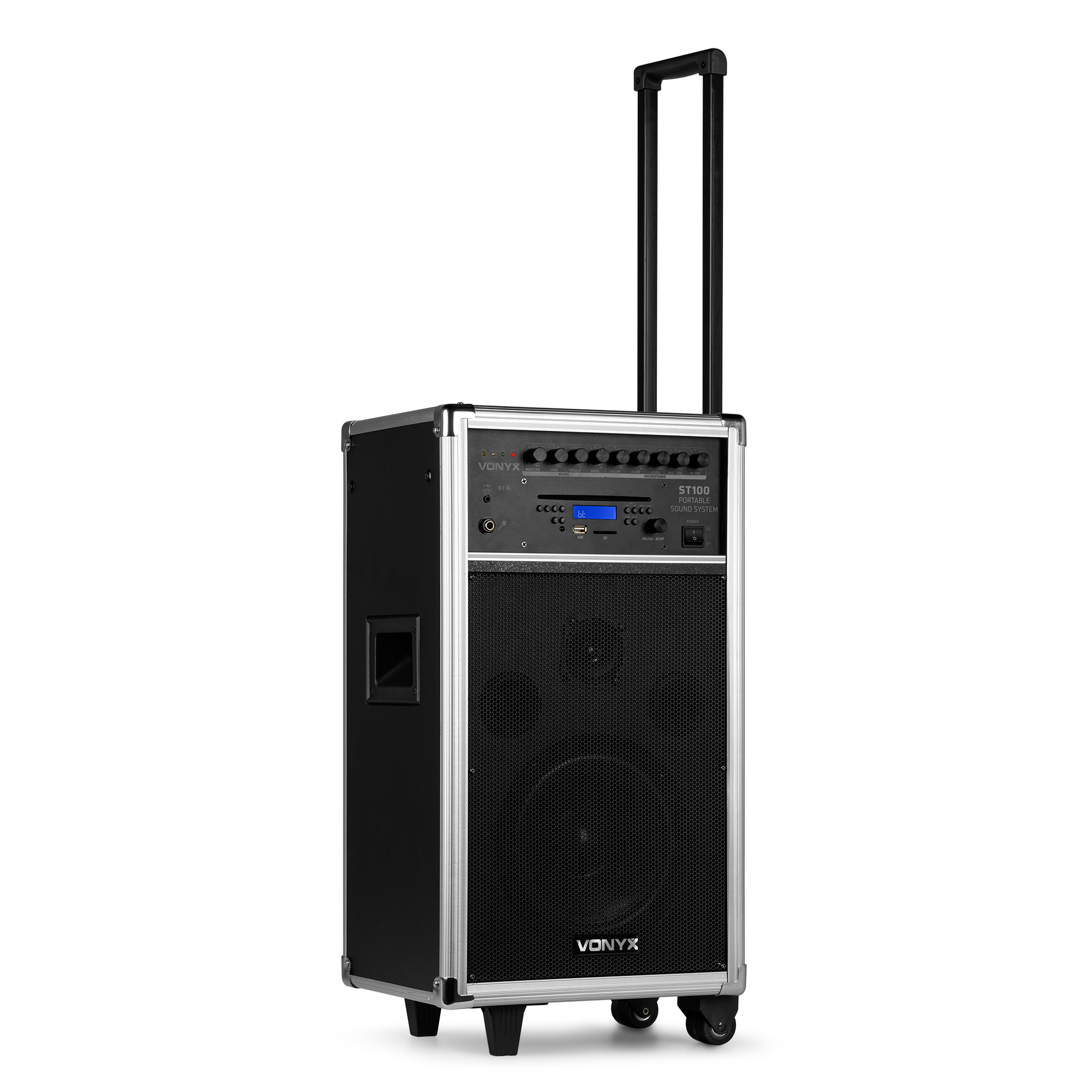 Altavoz negro y plateado con asa y ruedas. Tiene una rejilla frontal y un panel de control.