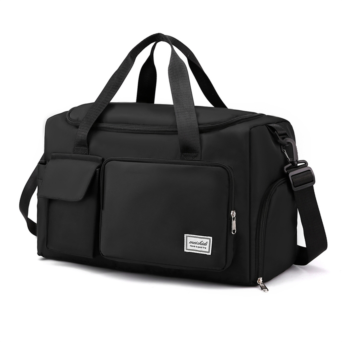 Schwarze Reisetasche mit Taschen. Ein weißes Etikett in der Mitte hat einen Text.