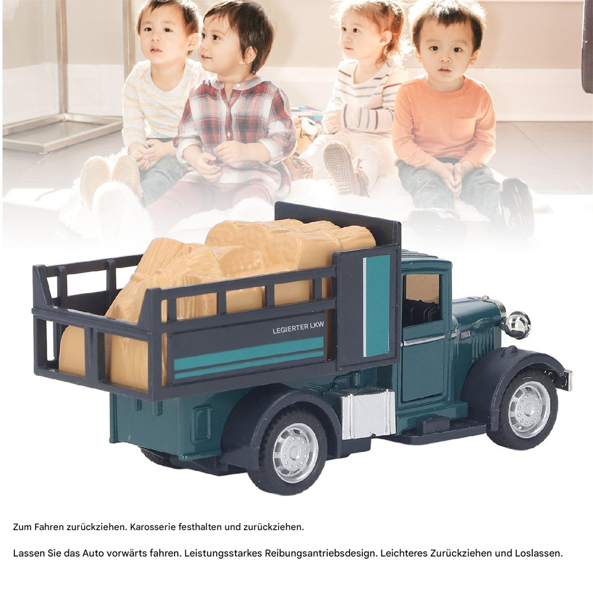 Spielzeug-LKW mit Ladung, Kinder beobachten, mit deutschem Text.