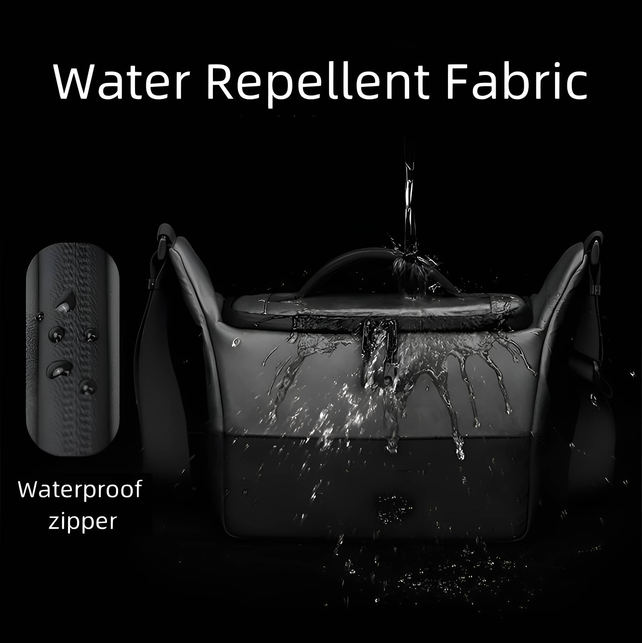 Schwarze Tasche mit Wassertropfen und Wasser, das darauf gegossen wird, um wasserabweisendes Gewebe zu demonstrieren.