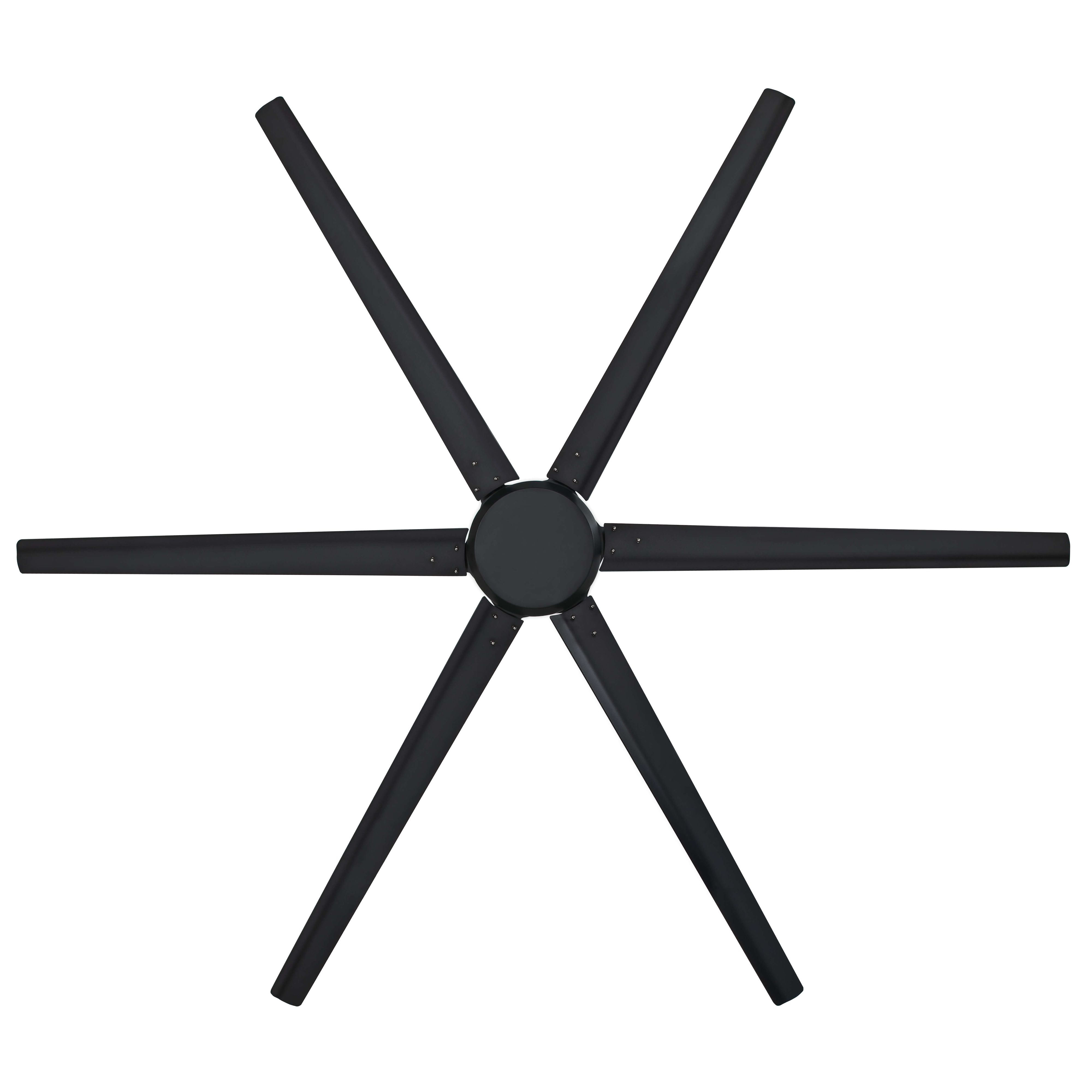 Ein schwarzer Deckenventilator mit sechs Flügeln, von unten betrachtet. Die Lüfterflügel sind gleichmäßig um eine zentrale Nabe angeordnet.