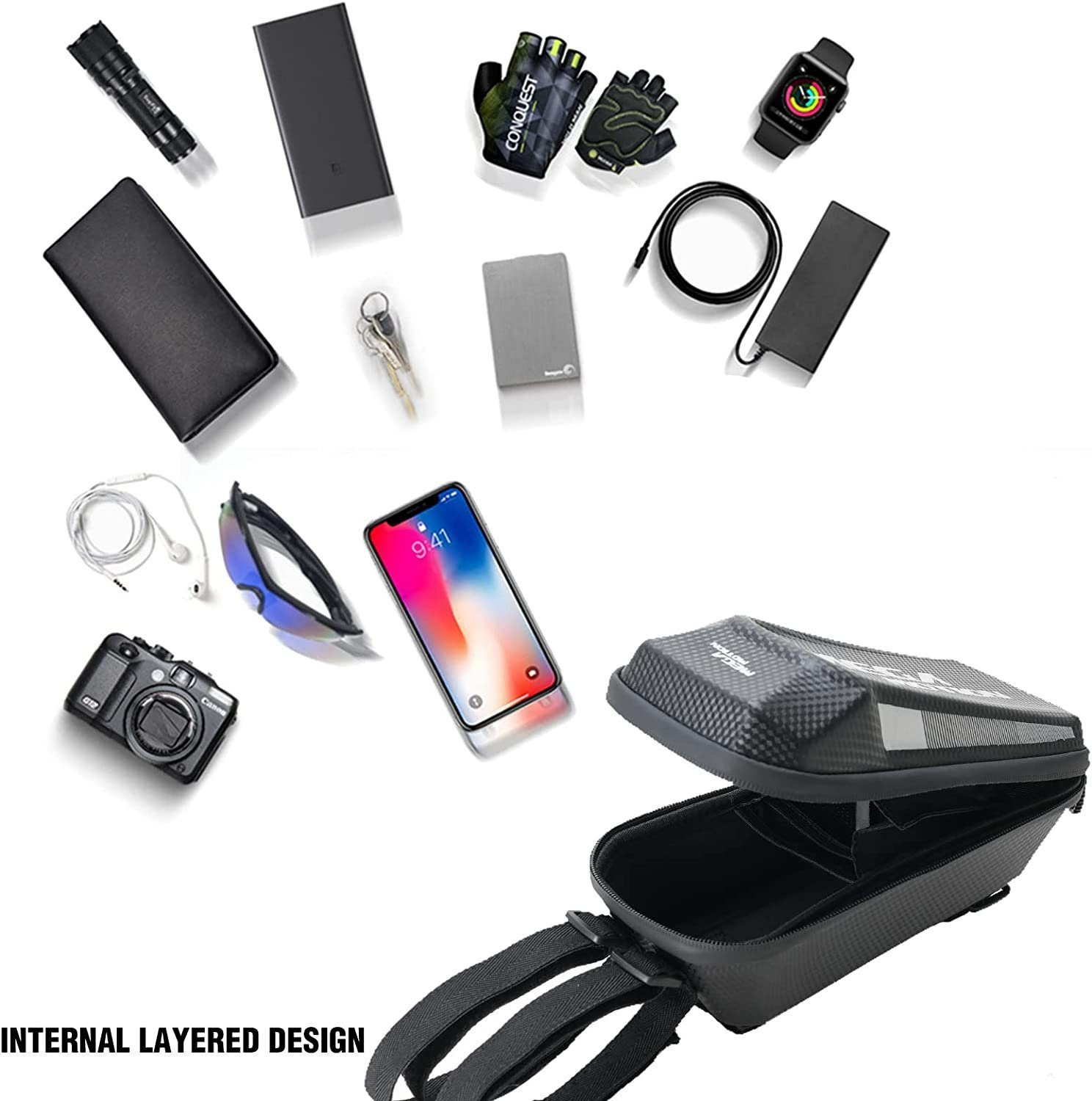 Verschiedene Tech-Gadgets: Powerbank, Uhr, Handschuhe, Telefon, Kamera und eine Fahrradtasche. Auf weißer Oberfläche.