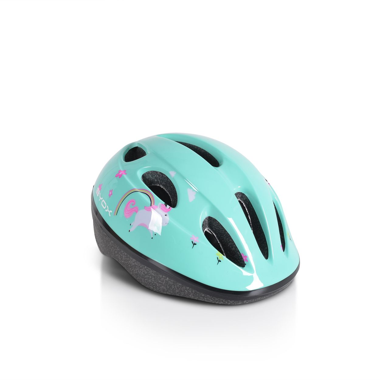 Ein hellblauer Kinderhelm mit Einhorn- und Regenbogenmotiven auf weißem Hintergrund.