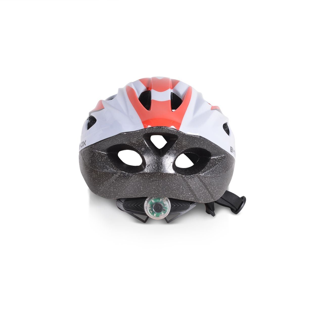 Weiß-roter Fahrradhelm mit befestigtem Licht. Der Helm befindet sich auf einer weißen Oberfläche.