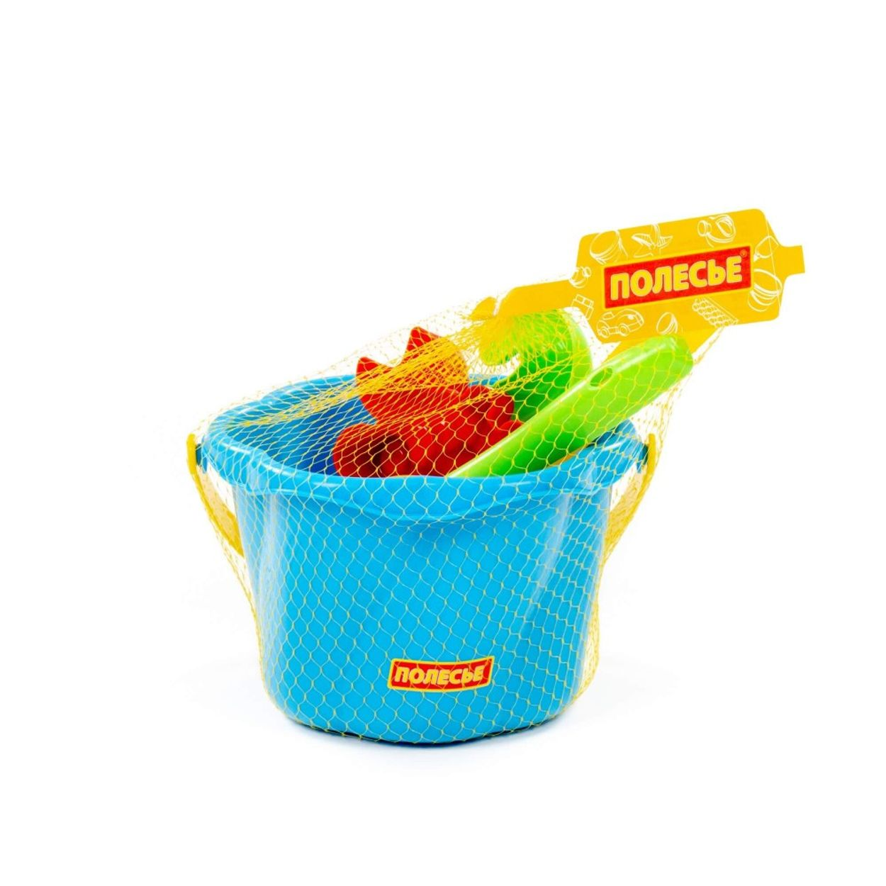 Ein blauer Eimer mit gelbem Griff und ein Netz mit roten, grünen und orangen Sandspielzeugen.