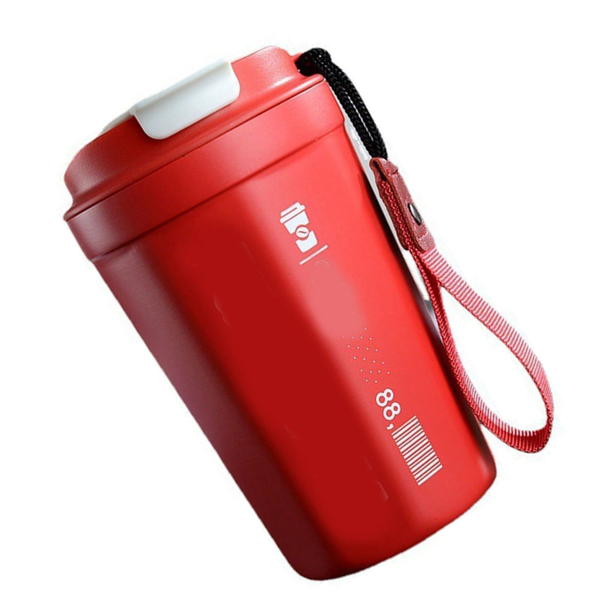 Ein roter Reisebecher mit weißem Deckel und schwarzem Riemen auf weißem Hintergrund.