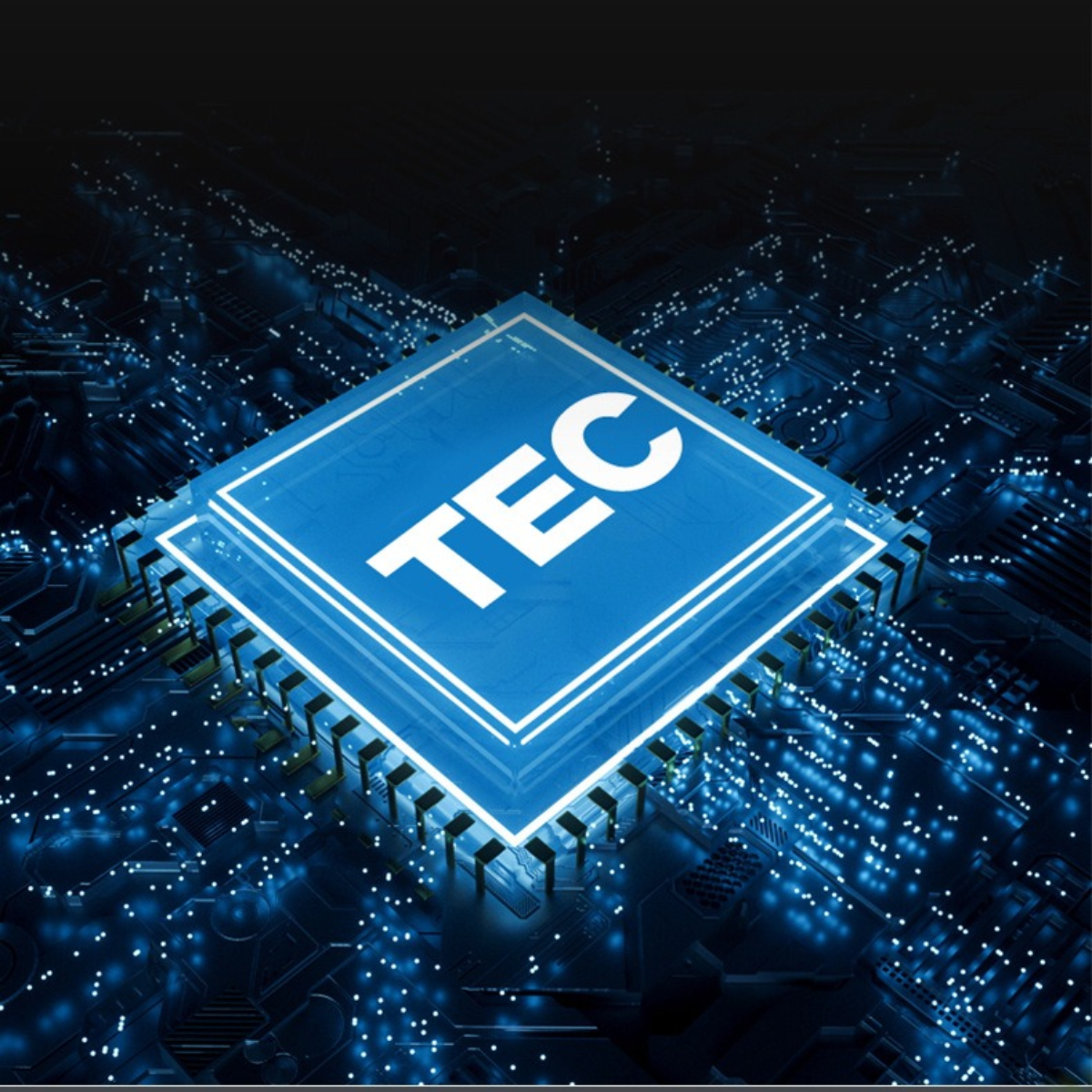 Eine blaue Platine mit einem leuchtenden 'TEC' Logo.