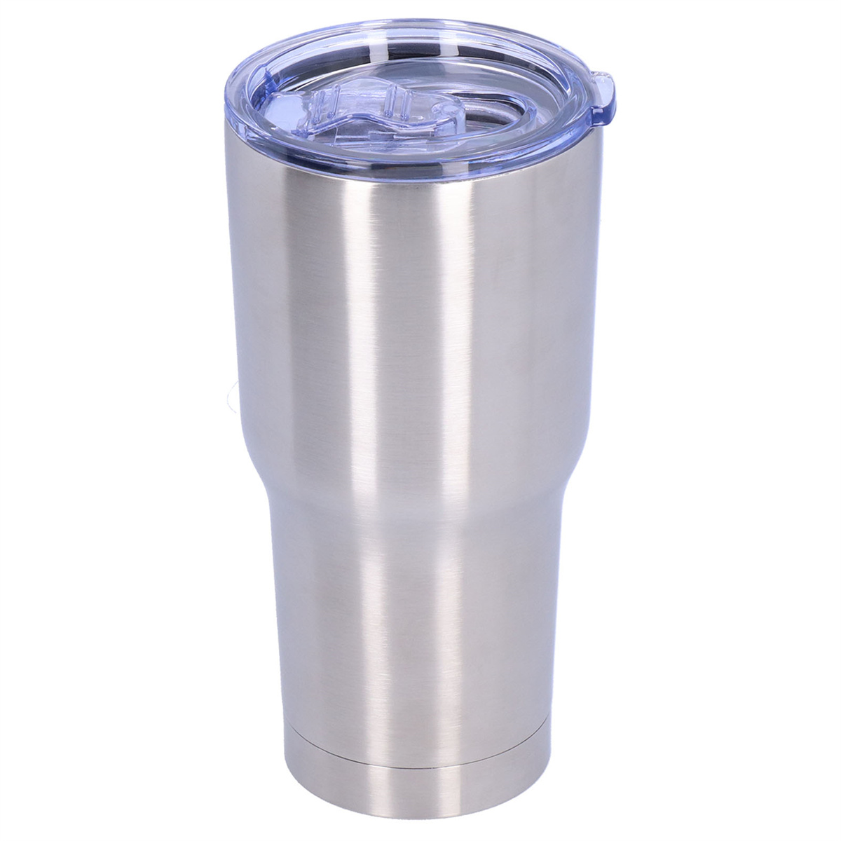 Ein Edelstahlbecher mit klarem Deckel, isoliert auf weißem Hintergrund.