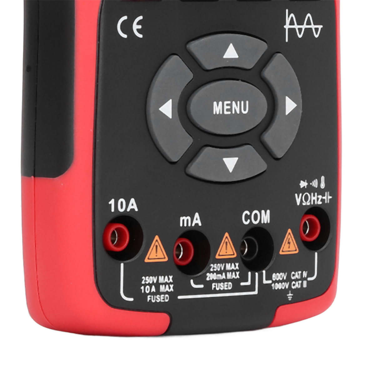 Nahaufnahme eines rot-schwarzen Multimeters. Es hat Knöpfe und Eingangsanschlüsse sind sichtbar.