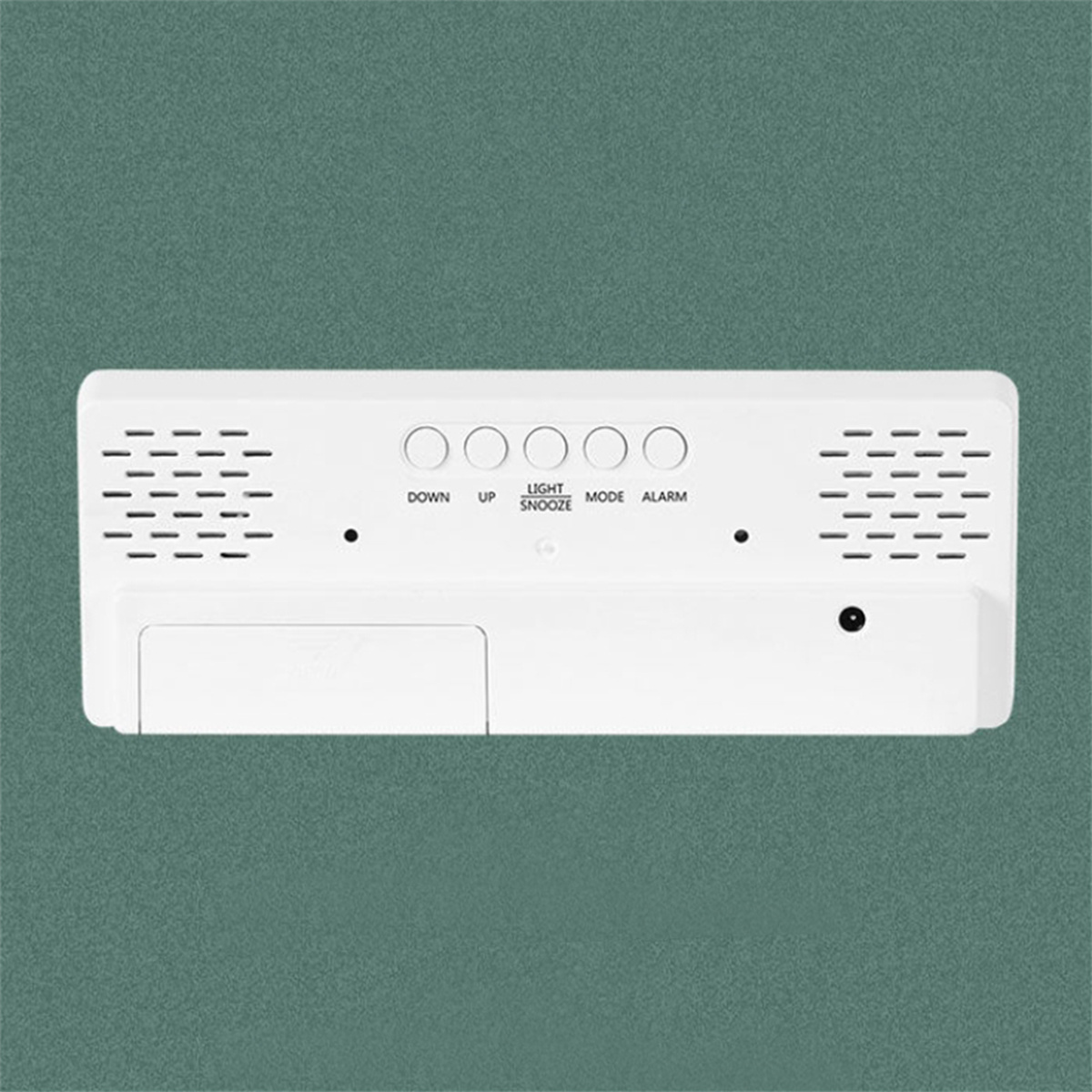 Ein weißer, rechteckiger Wecker mit den Knöpfen 'DOWN', 'UP', 'LIGHT', 'MODE' und 'ALARM'.