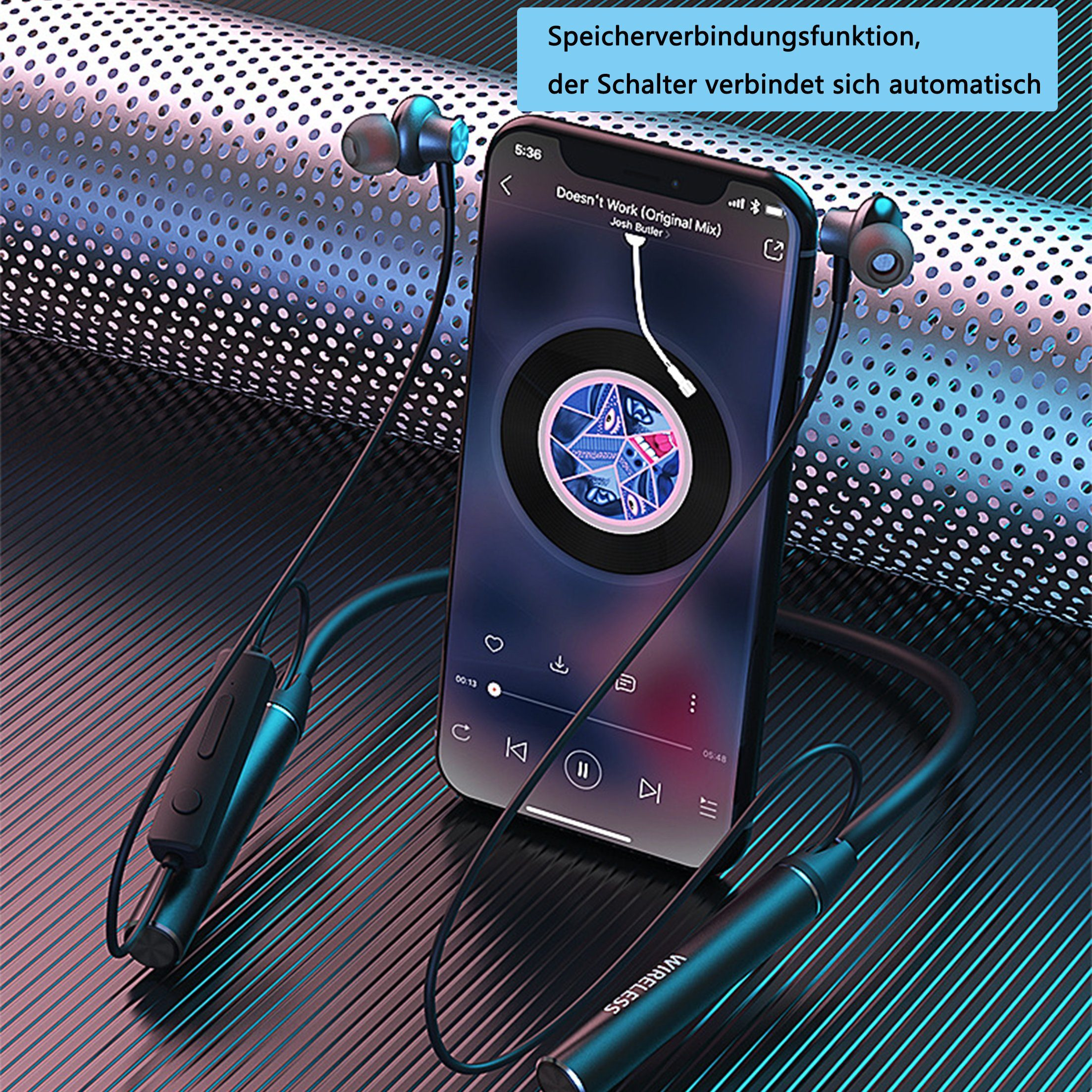 Kopfhörer, die mit einem Telefon verbunden sind, mit silbernem Hintergrund, der Musik zeigt.