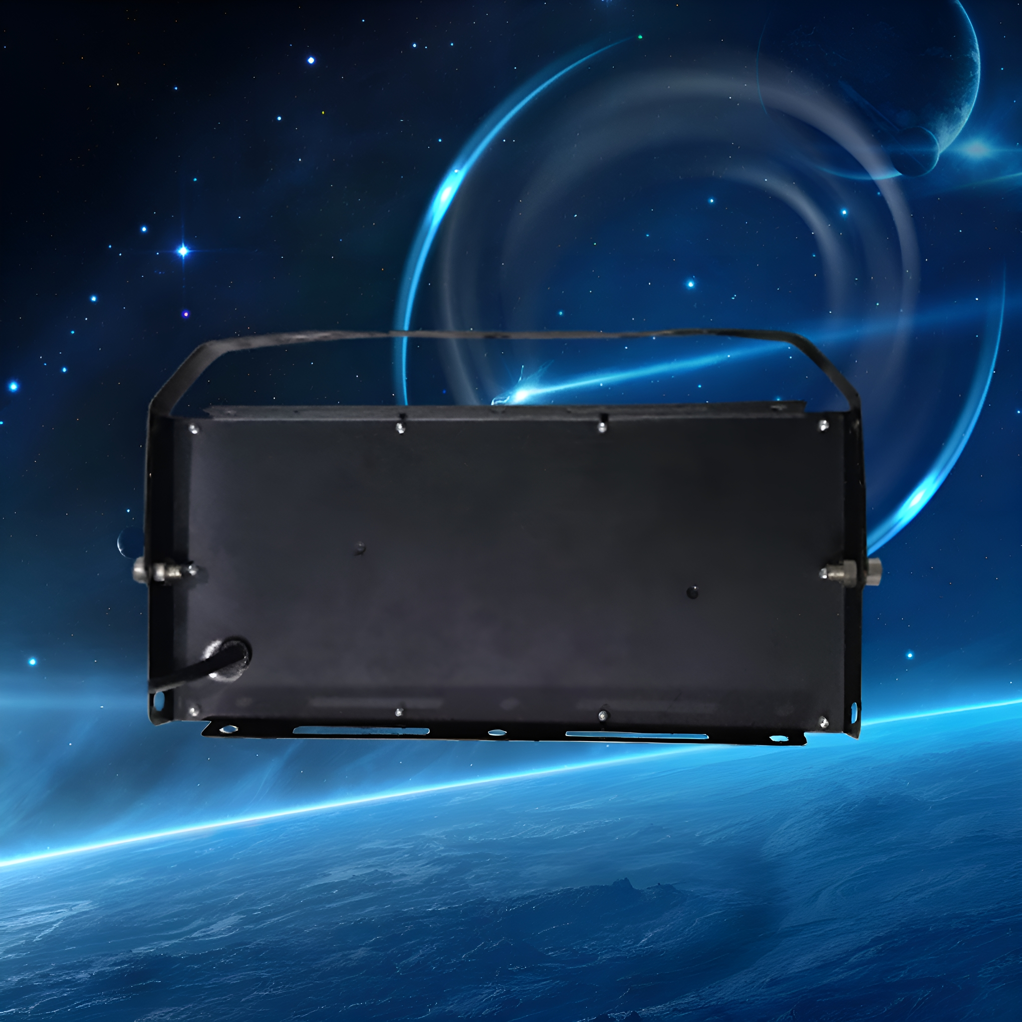 Schwarzes Rechteck mit Griff, möglicherweise eine Leuchte, vor blauem Weltraumhintergrund.