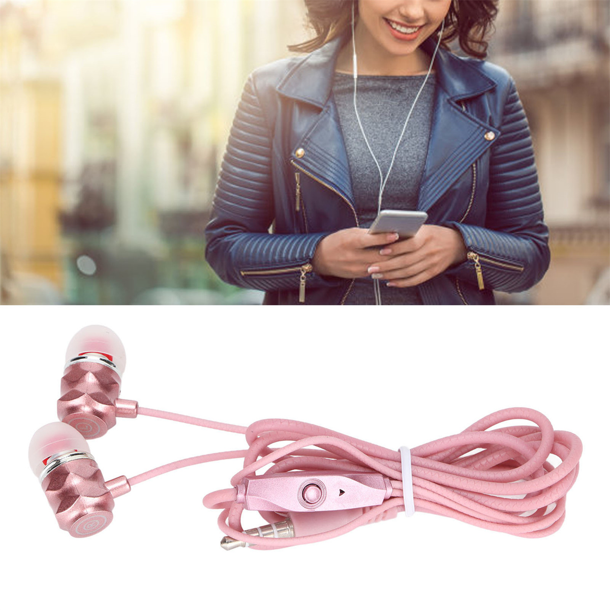 Eine Frau benutzt ein Telefon mit rosa Kopfhörern. Kopfhörer sind im Vordergrund sichtbar.