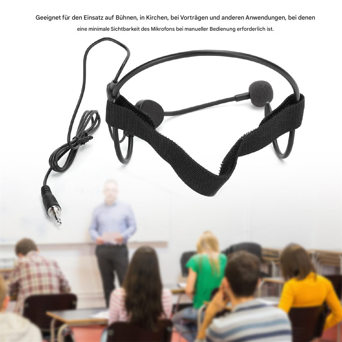 Headset-Mikrofon, getragen von Person vor verschwommenem Klassenzimmerhintergrund.