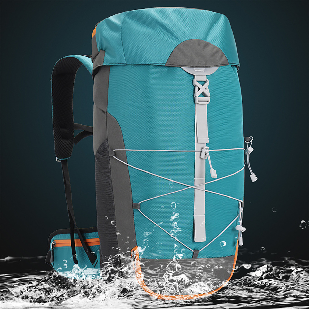 Türkisfarbener Rucksack mit grauen Akzenten, weißen Riemen und orangefarbenen Details, mit Wasserspritzern.