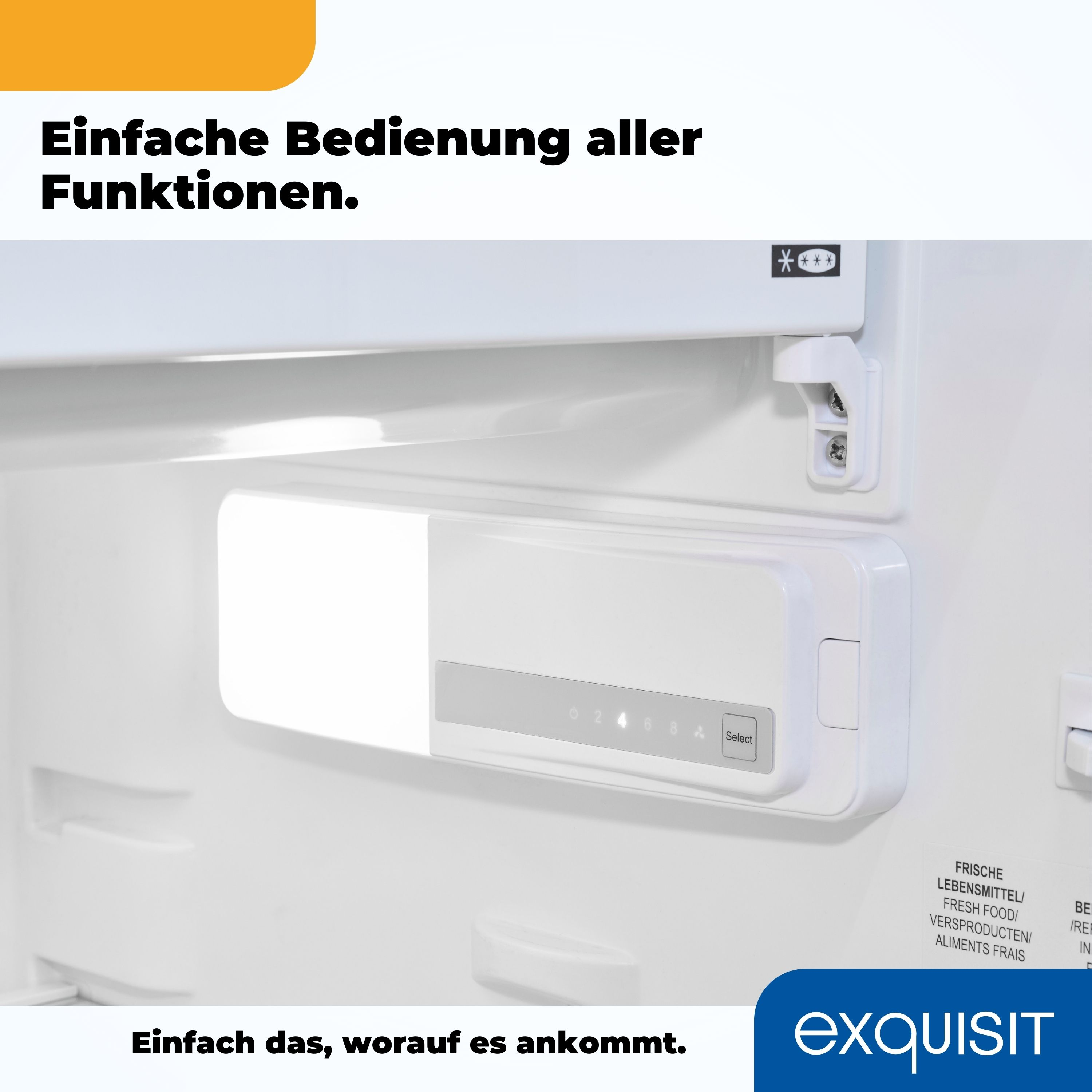 Kühlschrankinnenraum mit hellem Licht und weißem Bedienfeld, Nahaufnahme.