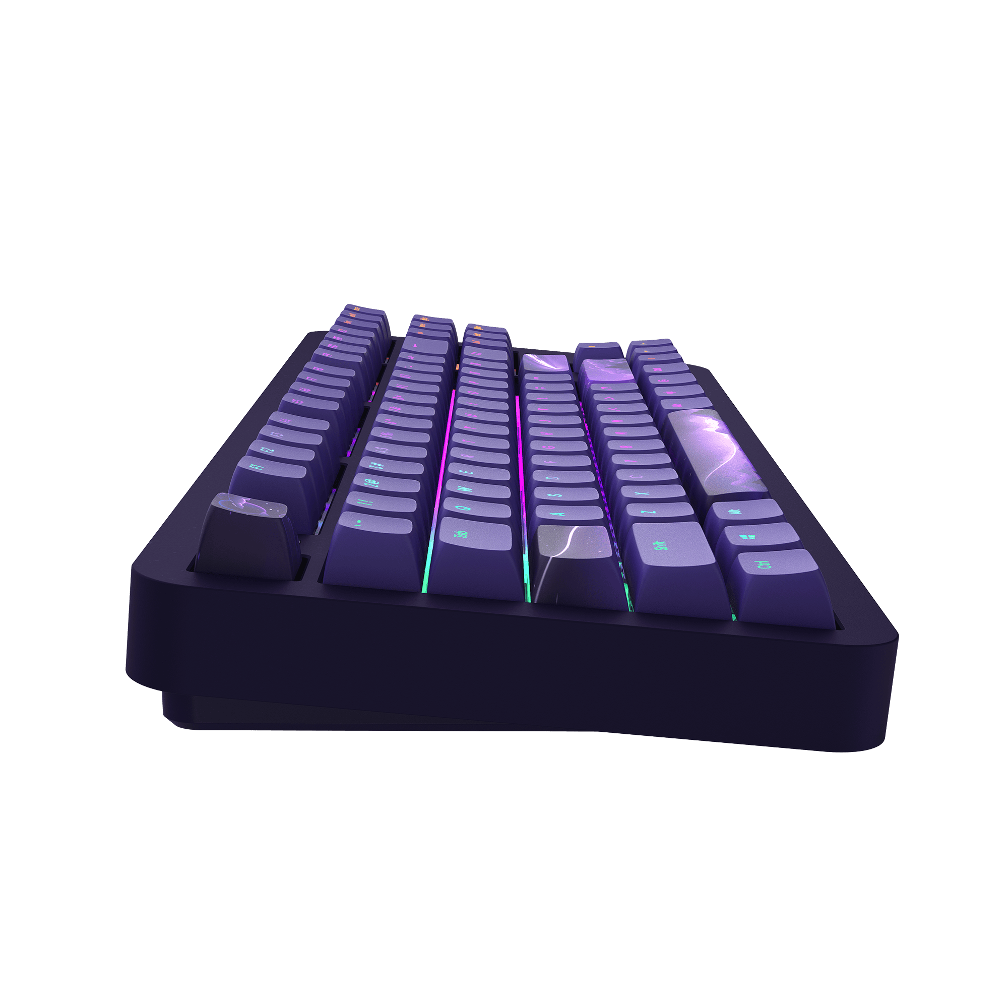Eine schwarze, lila und grüne Gaming-Tastatur. Sie ist abgewinkelt und mit verschiedenen Farben beleuchtet. Tasten leuchten.