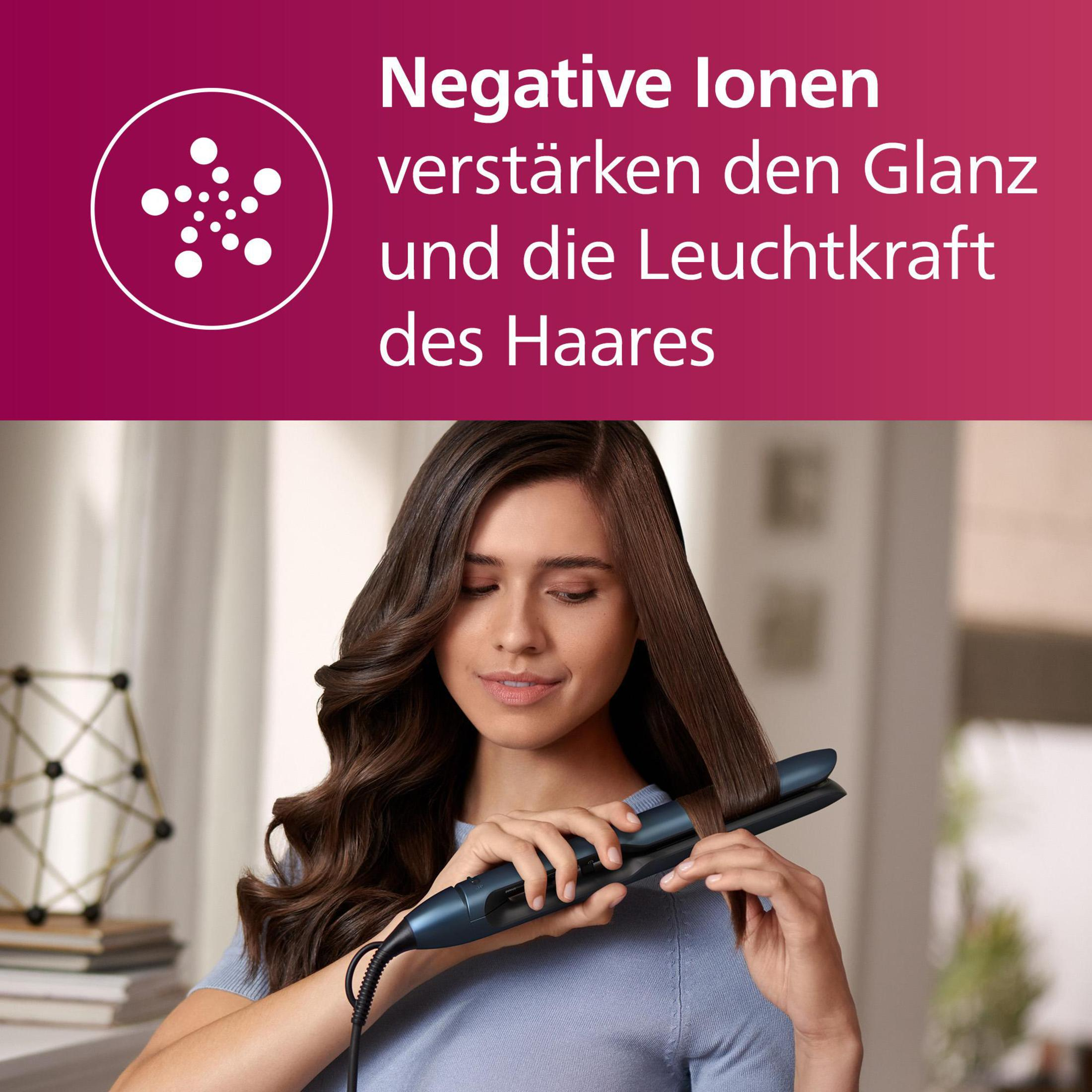 Kobieta używająca prostownicy. Tekst: Jony ujemne wzmacniają połysk i jasność włosów.