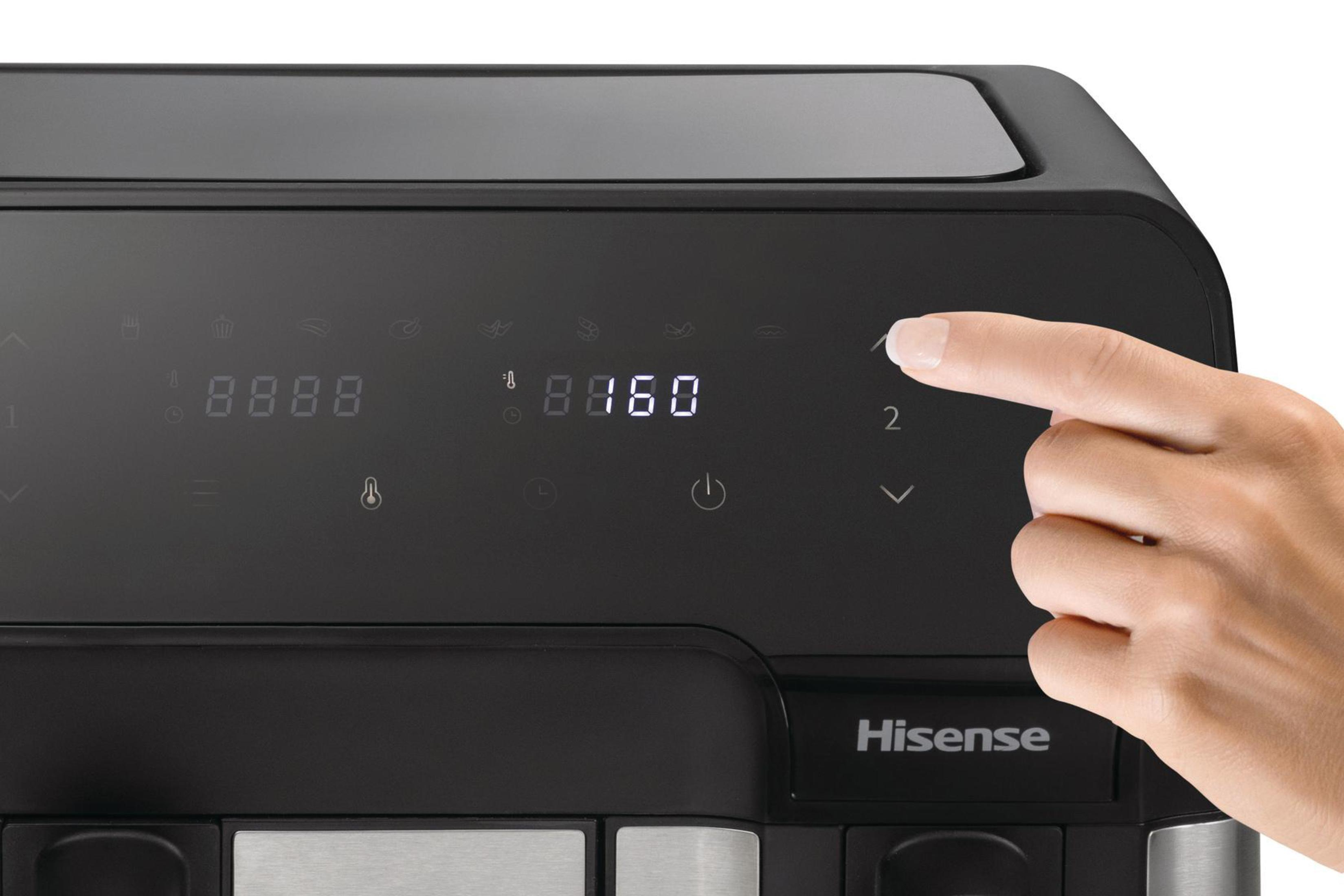 Close-up van een zwart bedieningspaneel van een airfryer, met cijfers en pictogrammen. Een vinger drukt op een knop.