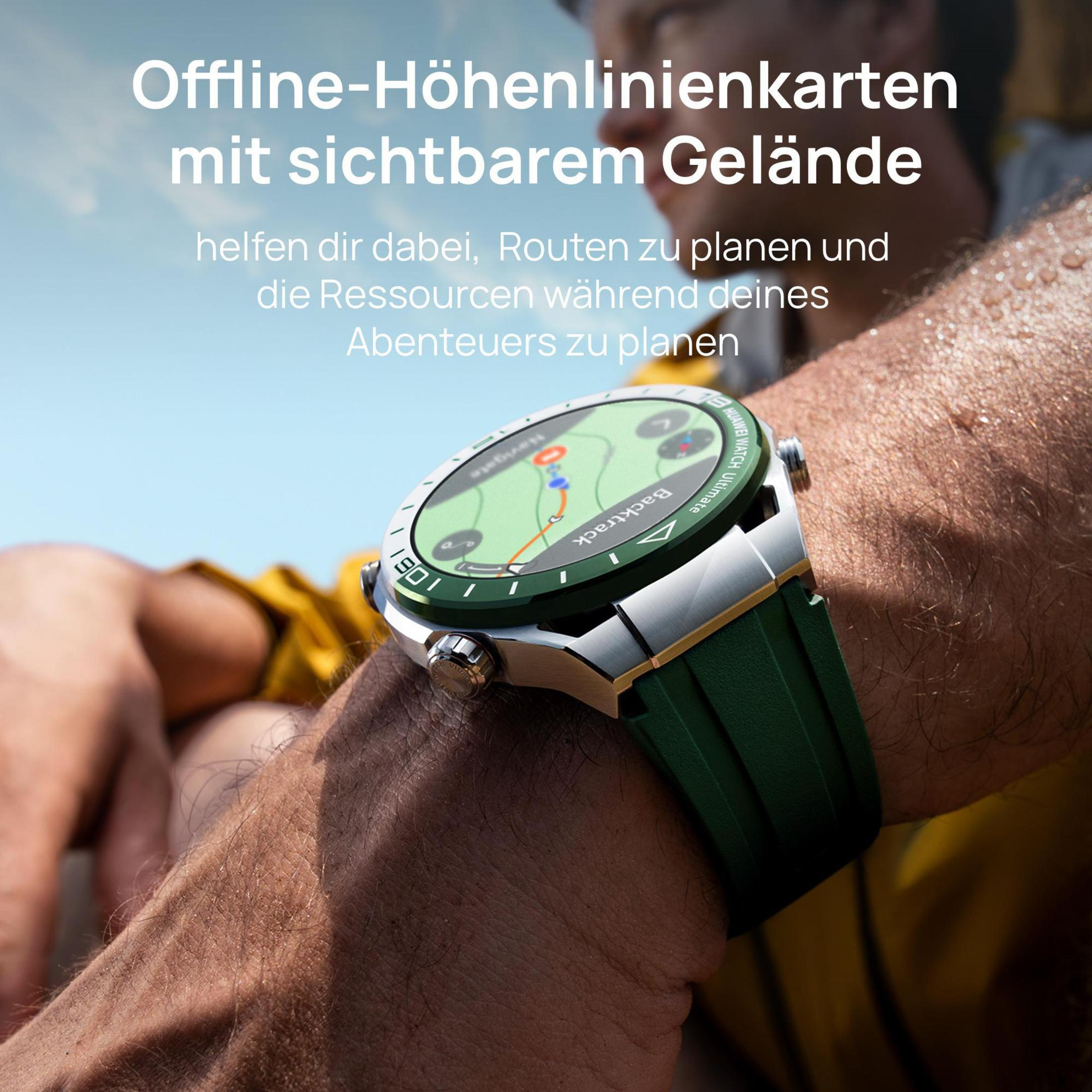 Mann mit Smartwatch mit grünem Armband, zeigt Karte und Daten auf dem Bildschirm.