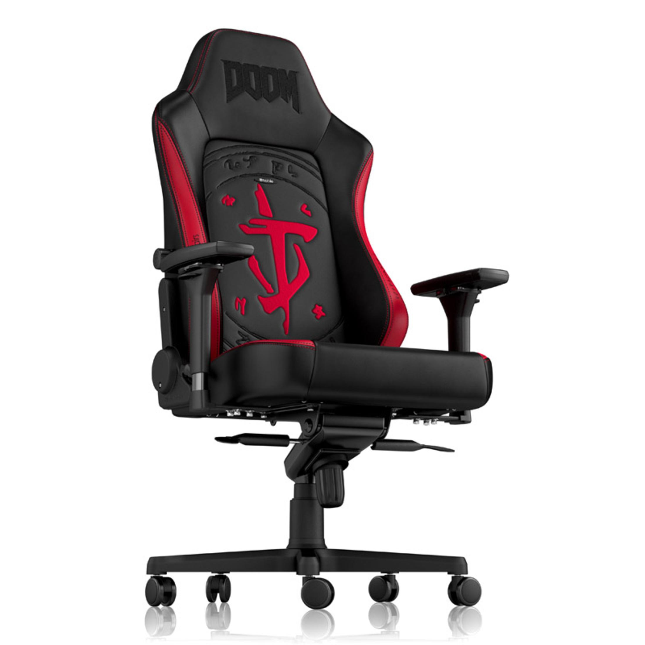 Schwarzer und roter Gaming-Stuhl mit DOOM-Logo.