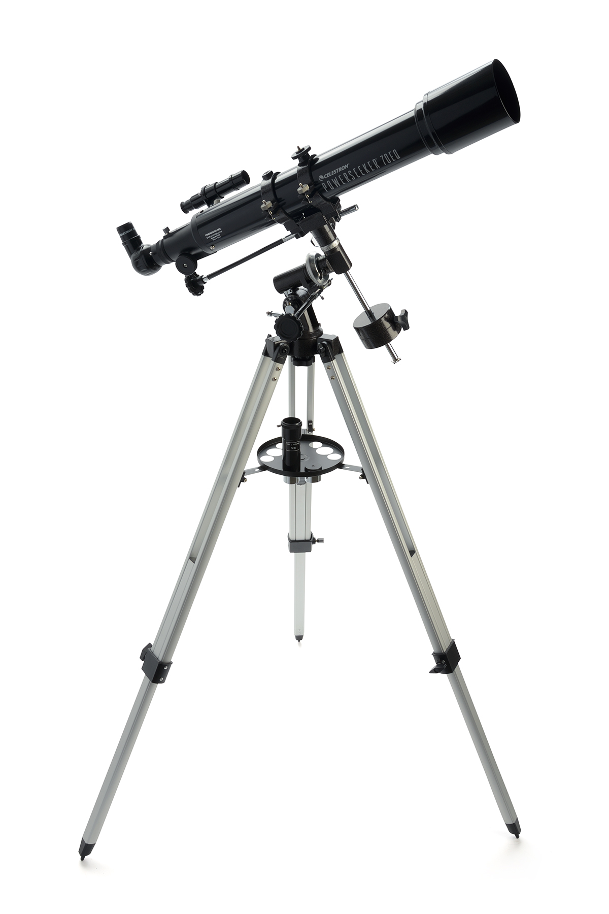 Schwarzes Teleskop auf einem silbernen Stativ. Das Objektiv ist schwarz, mit zusätzlichen Linsen.
