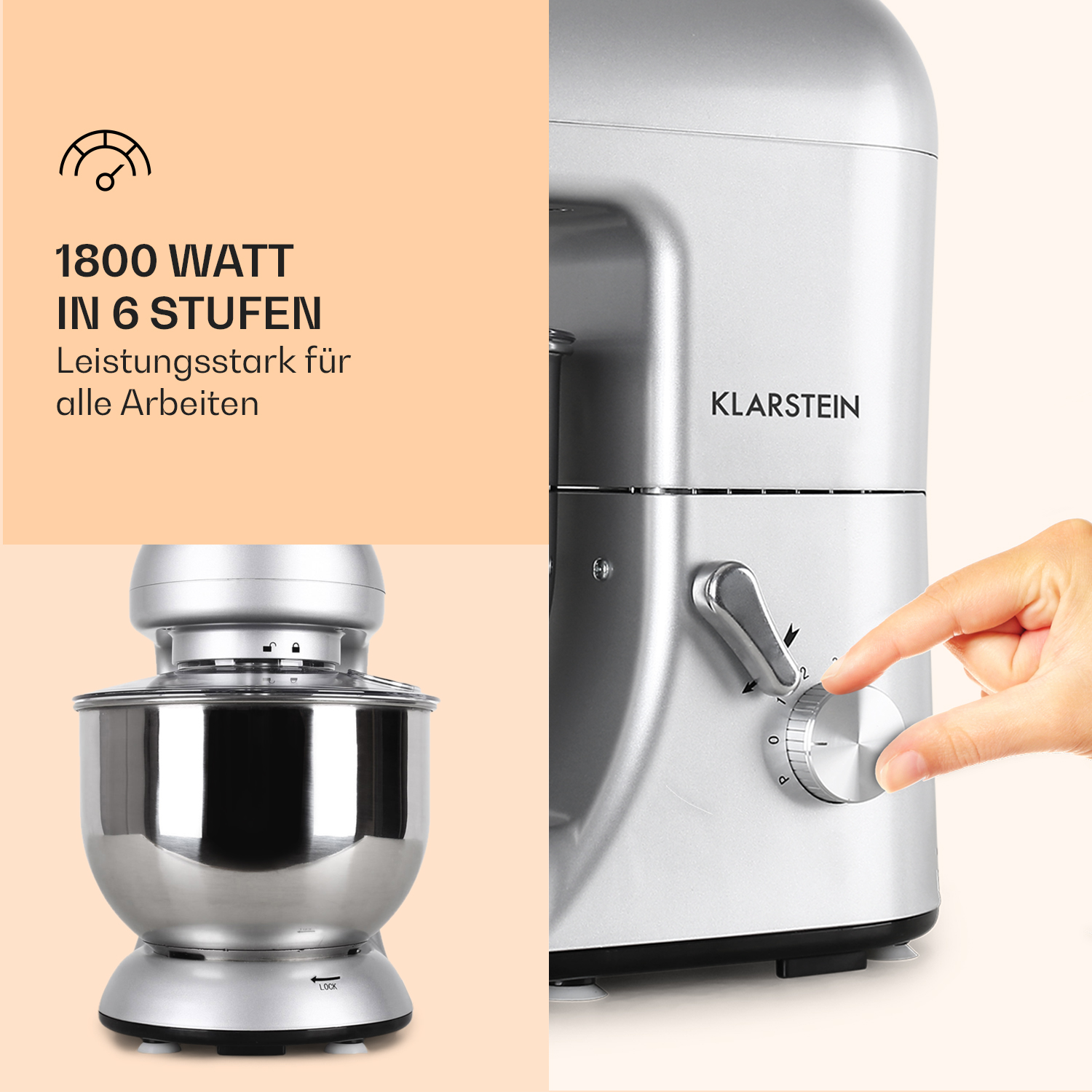 Silberfarbener Standmixer mit Schüssel. Eine Hand dreht einen Knopf. Der Text lautet '1800 WATT IN 6 STUFEN'.