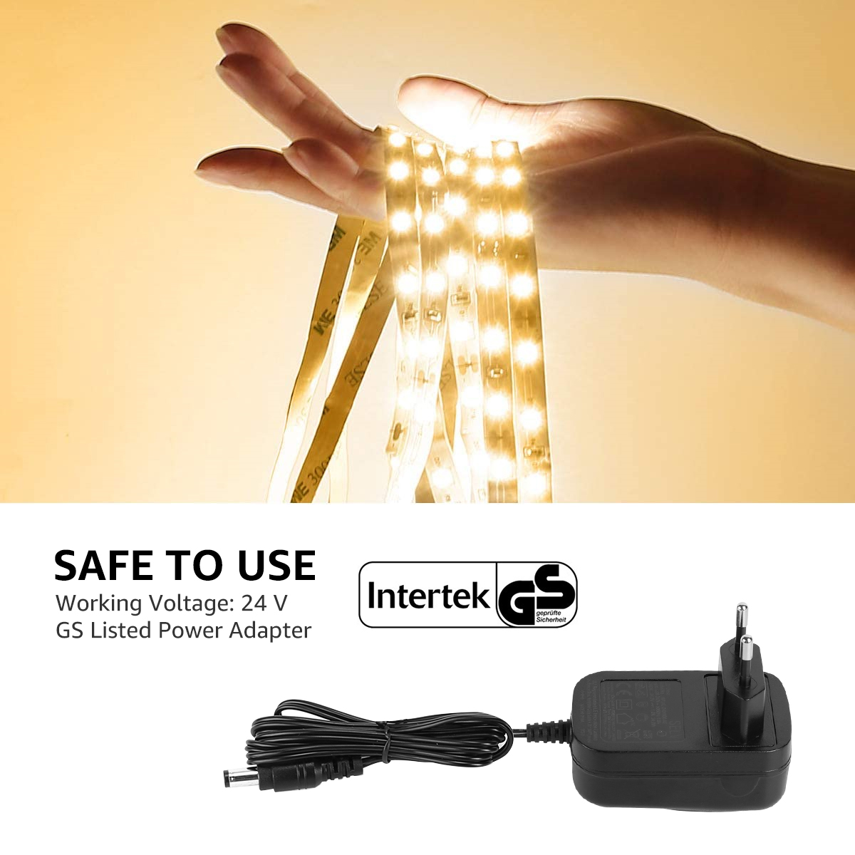Hand hält LED-Lichtstreifen, Netzteil und ein Etikett „Sicher zu verwenden“.