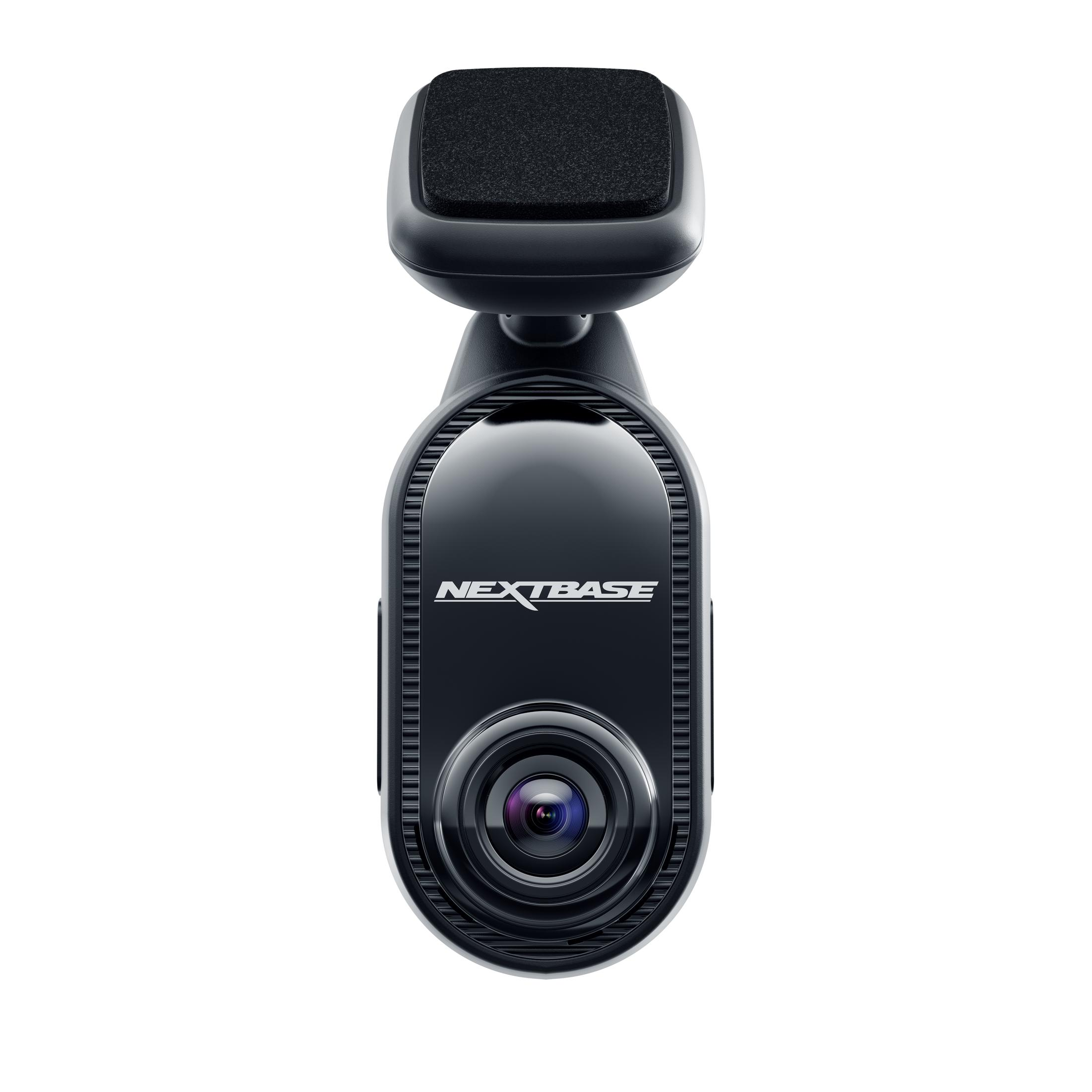 Eine schwarze Dashcam mit Objektiv und Halterung. Das Nextbase-Logo ist sichtbar.