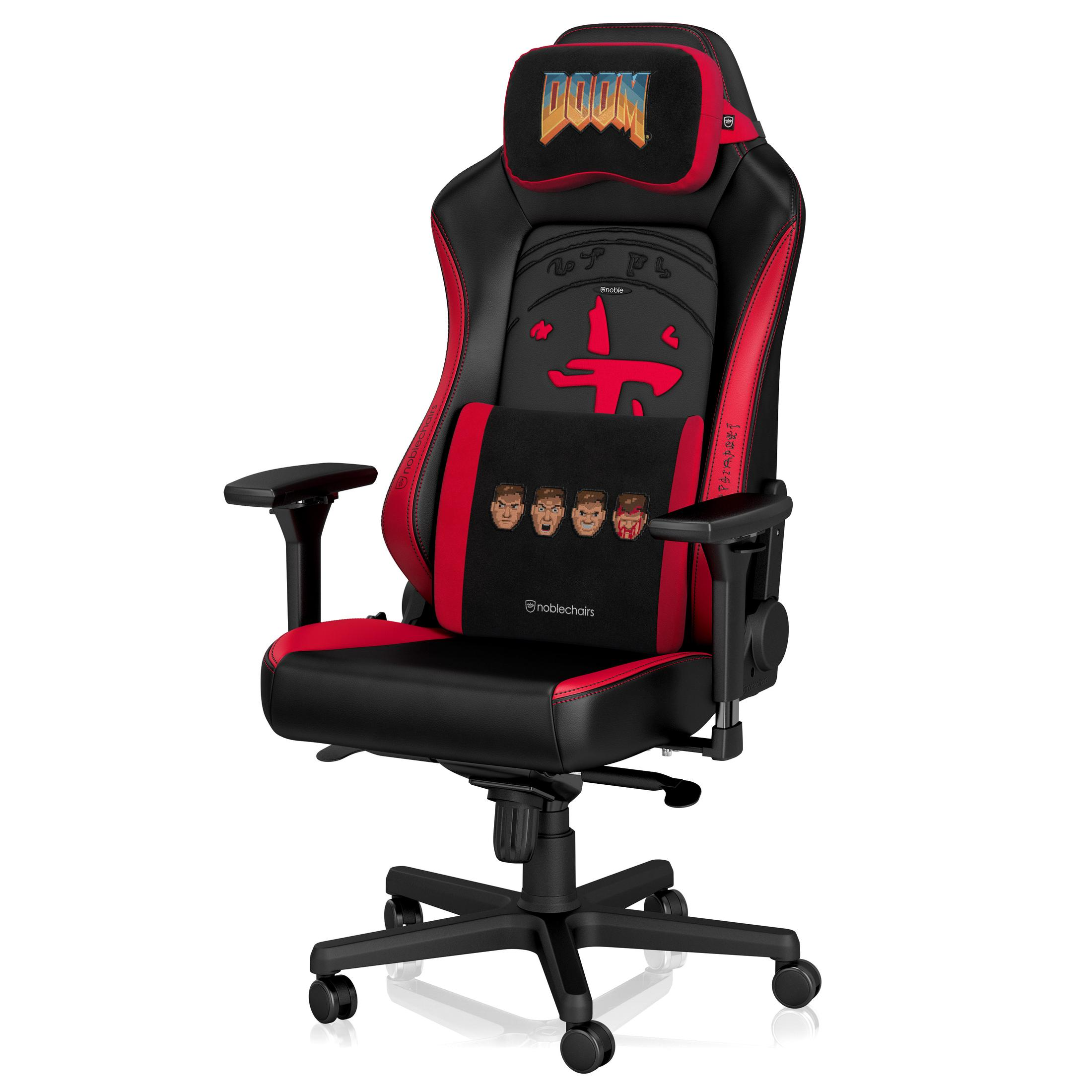 Ein schwarzer und roter Gaming-Stuhl mit dem DOOM-Logo auf Kopf- und Rückenlehne.