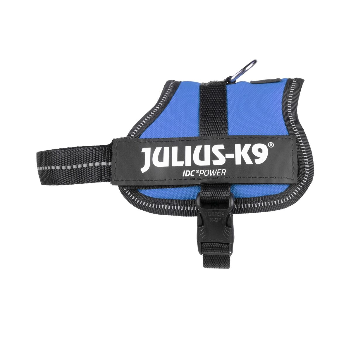 Blaues Hundegeschirr mit schwarzen Riemen und weißem „JULIUS-K9“-Text. Schnalle unten.