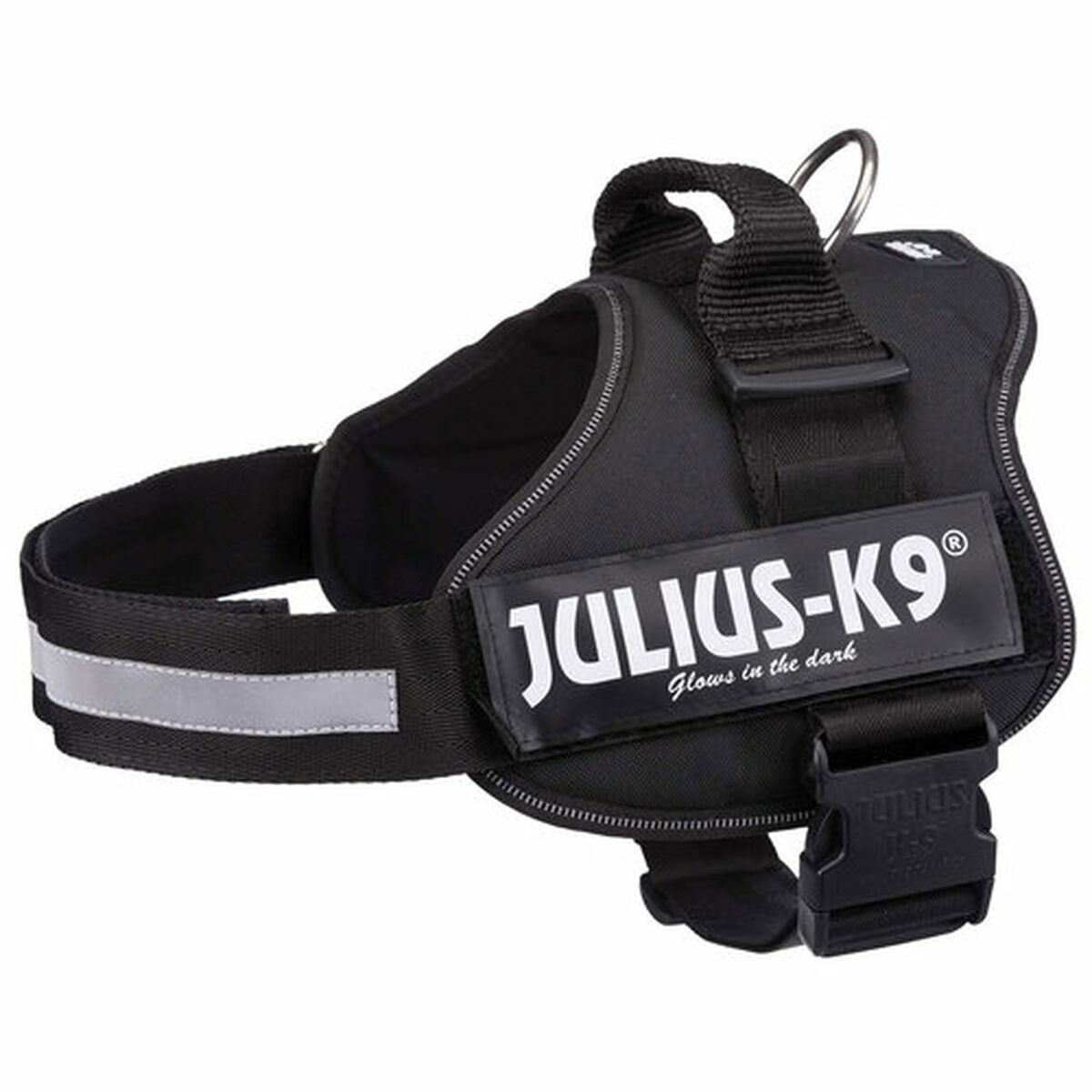 Schwarzes Hundegeschirr mit der Aufschrift "JULIUS-K9", mit reflektierenden Streifen und einer Schnalle, auf weißem Hintergrund.