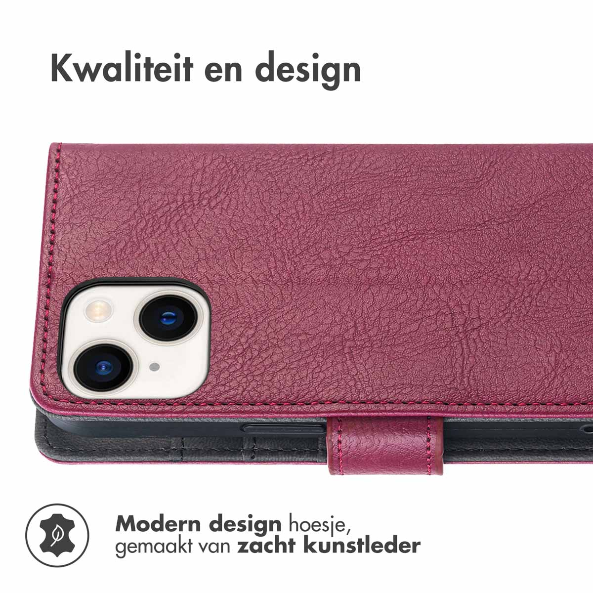 Close-up van een bordeauxrode telefoonhoes met telefoon. Tekst over design.