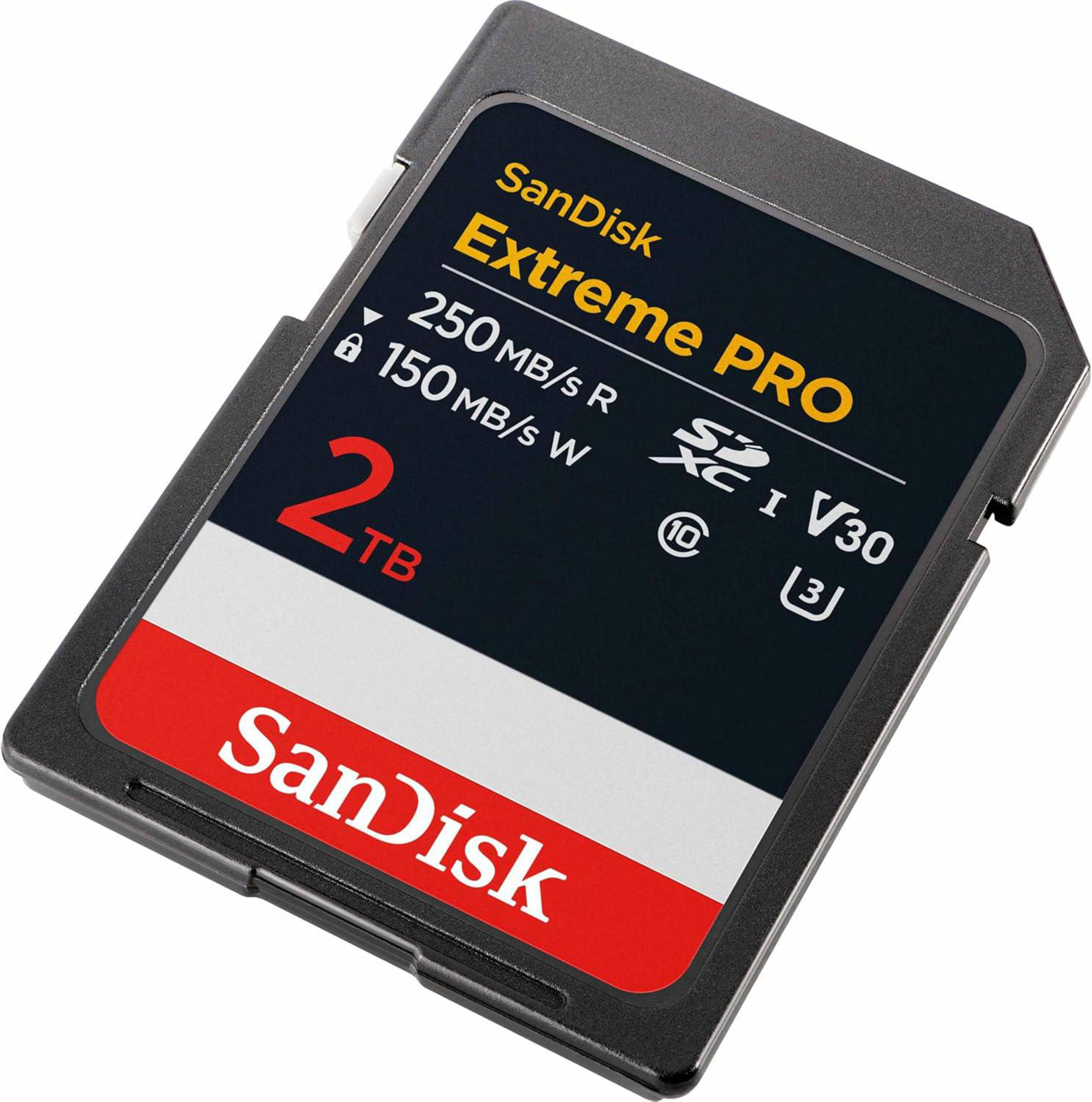 Sandisk Extreme PRO 2TB SD-Karte, schwarz mit rotem Etikett. Text: 250MB/S R, 150MB/S W, 2TB.