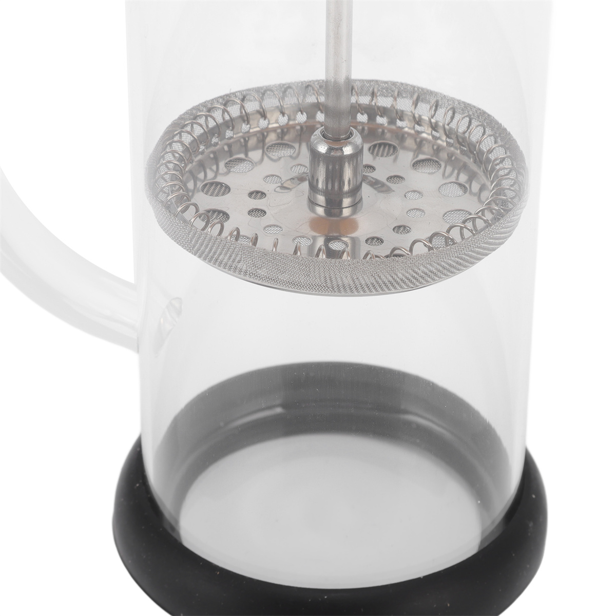 French-Press-Kaffeebereiter. Glaszylinder, Stahlfilter, schwarze Basis. Nahaufnahme.