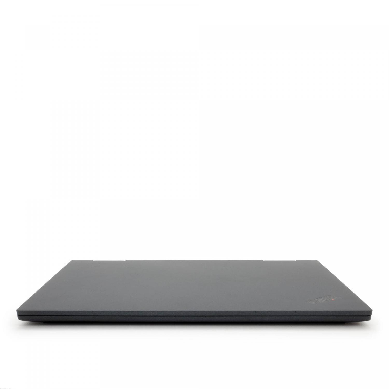 Ein geschlossener schwarzer Laptop auf weißem Hintergrund, Seitenansicht.