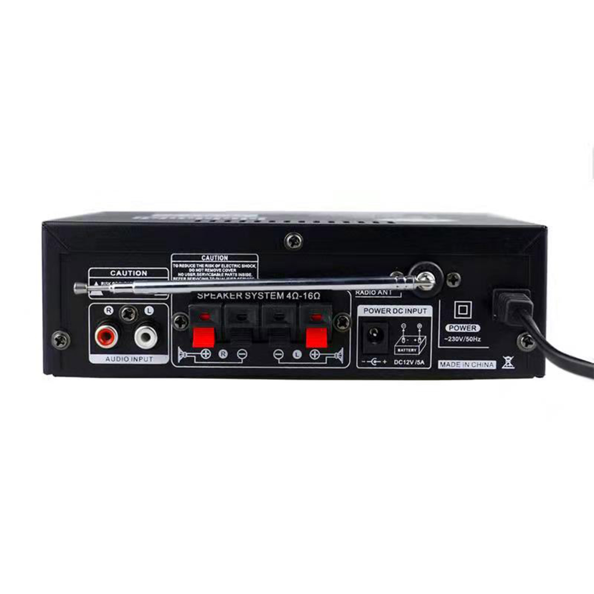 Rückansicht eines schwarzen Audioverstärkers mit Anschlüssen und Stromeingang.