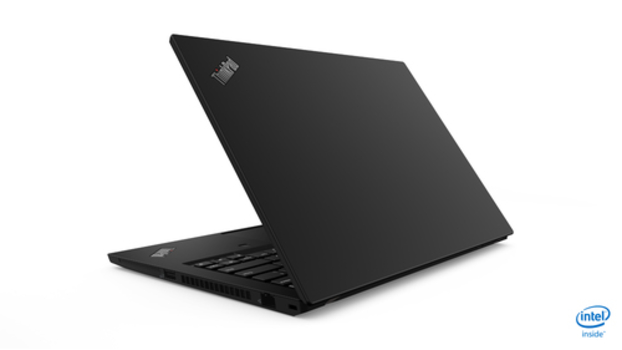 Schwarzer Laptop mit ThinkPad-Logo, in einem Winkel geöffnet.