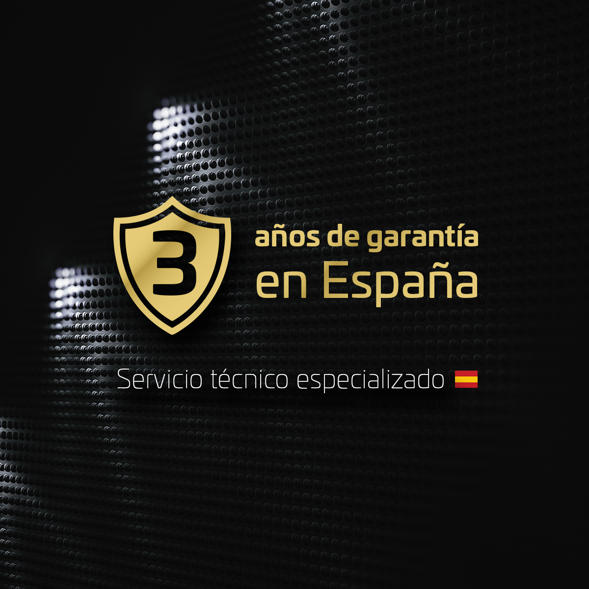 Tarcza z '3 años de garantía' i hiszpańską flagą, specjalistyczny serwis techniczny, na czarnym tle w kropki.