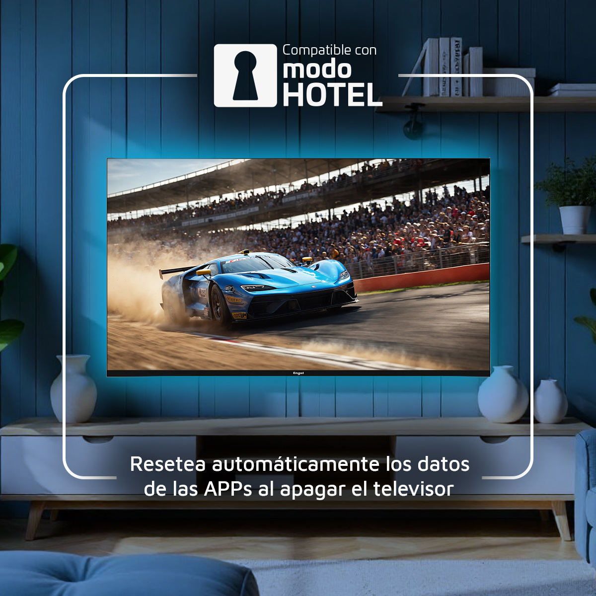 Un coche de carreras azul en la pantalla de un televisor, con las palabras 'Modo Hotel' encima.