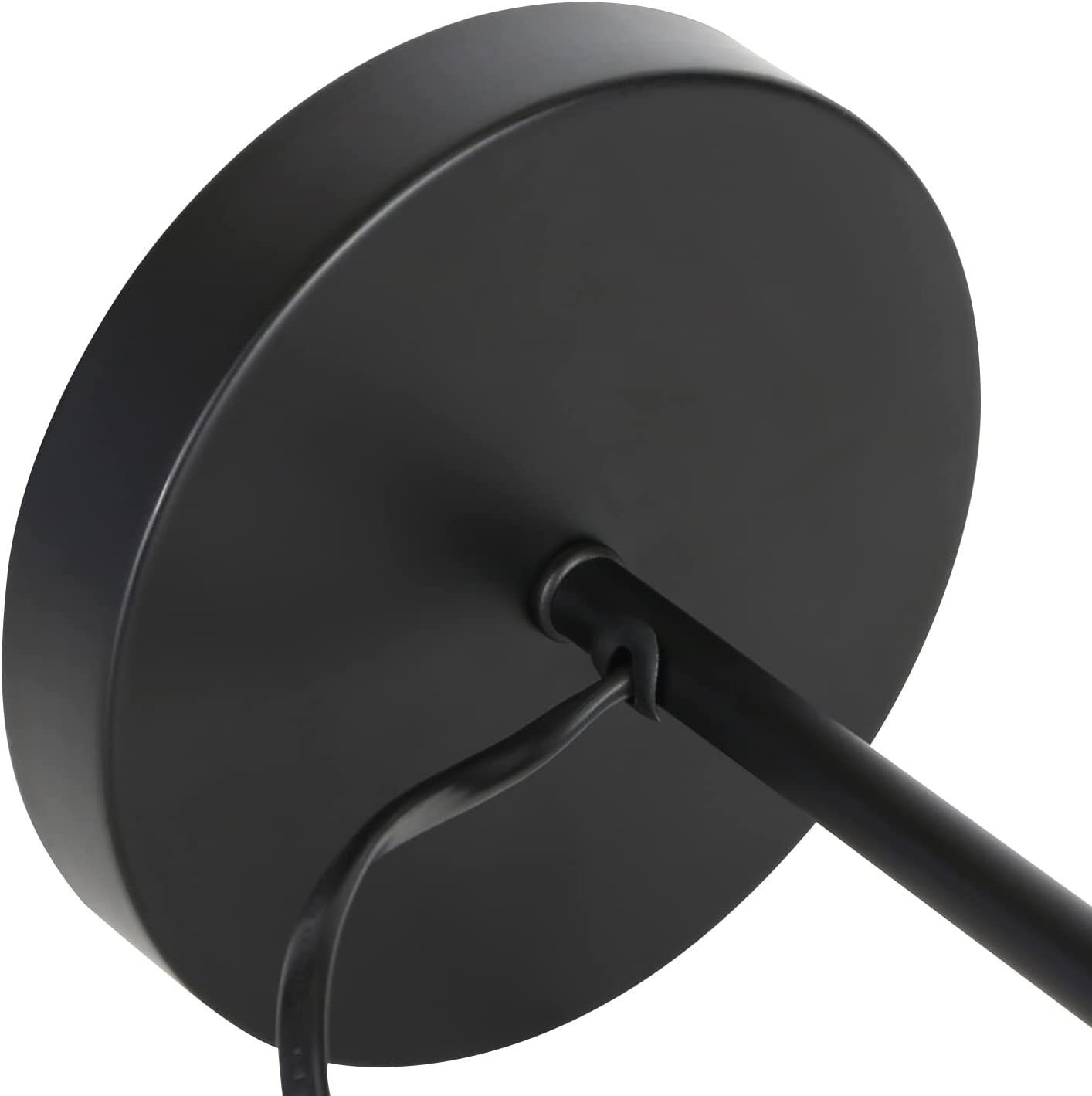 Primo piano di una base per plafoniera nera con stelo nero e filo visibile.
